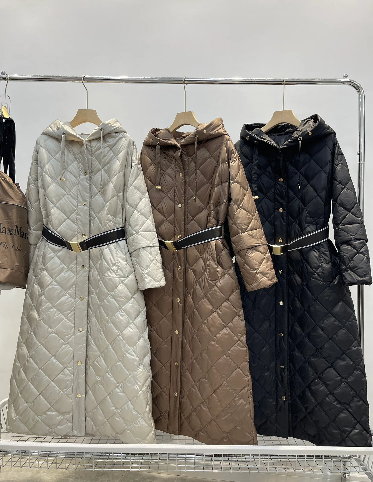 Куртки И Пуховики Женские Max Mara 8228