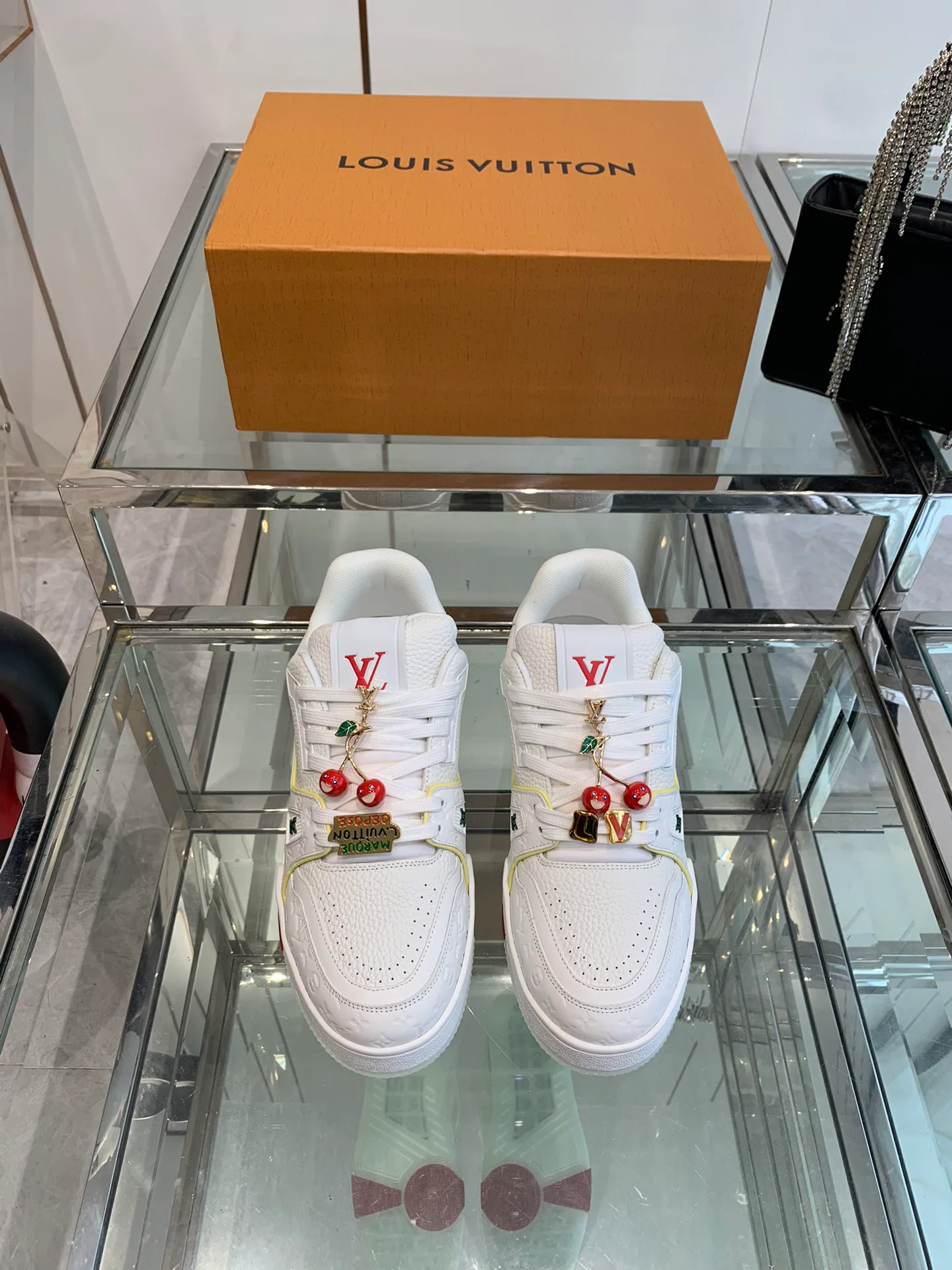 Кроссовки Женские Louis Vuitton 53326