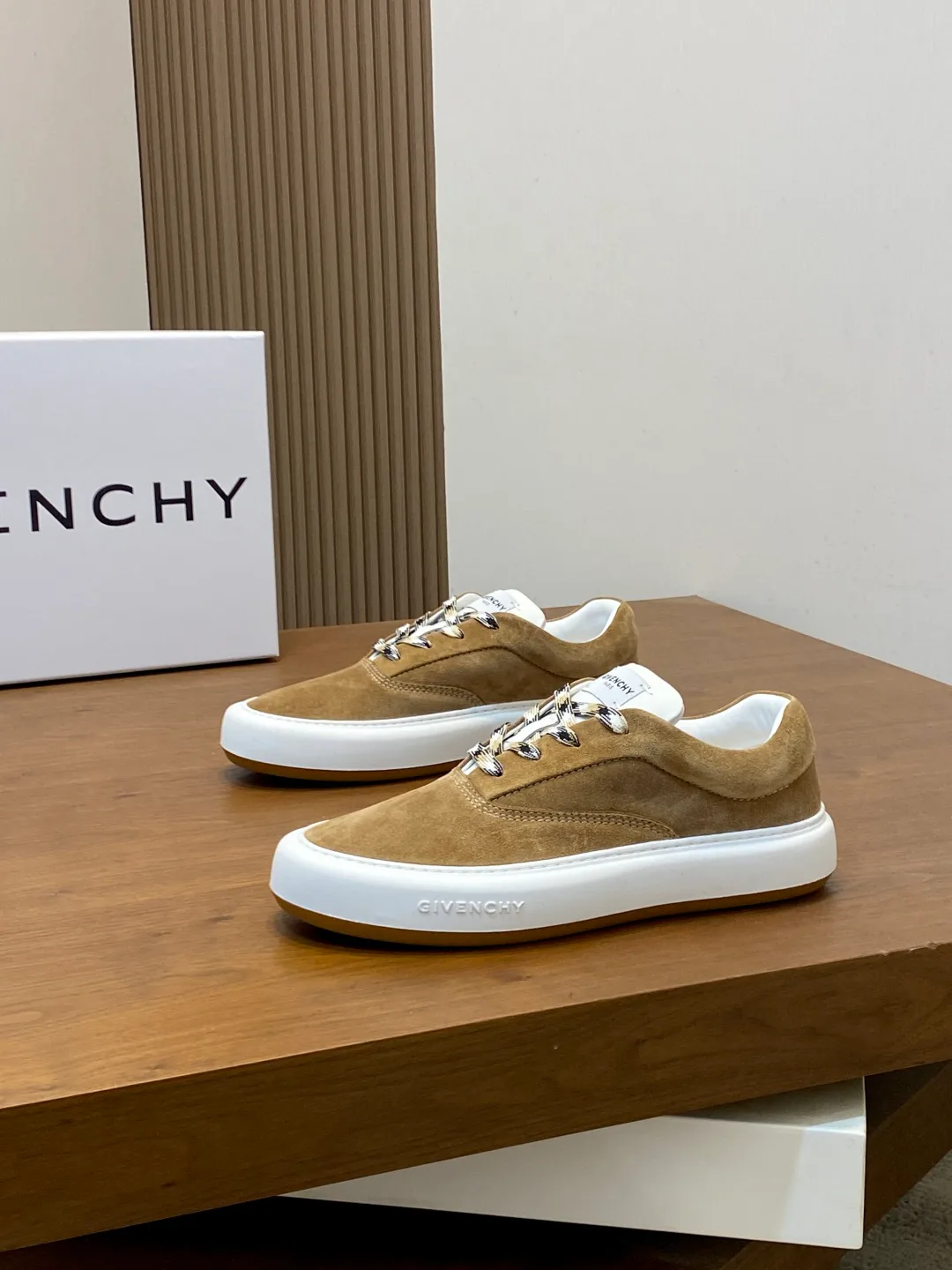 Кроссовки Мужские Givenchy 18449122