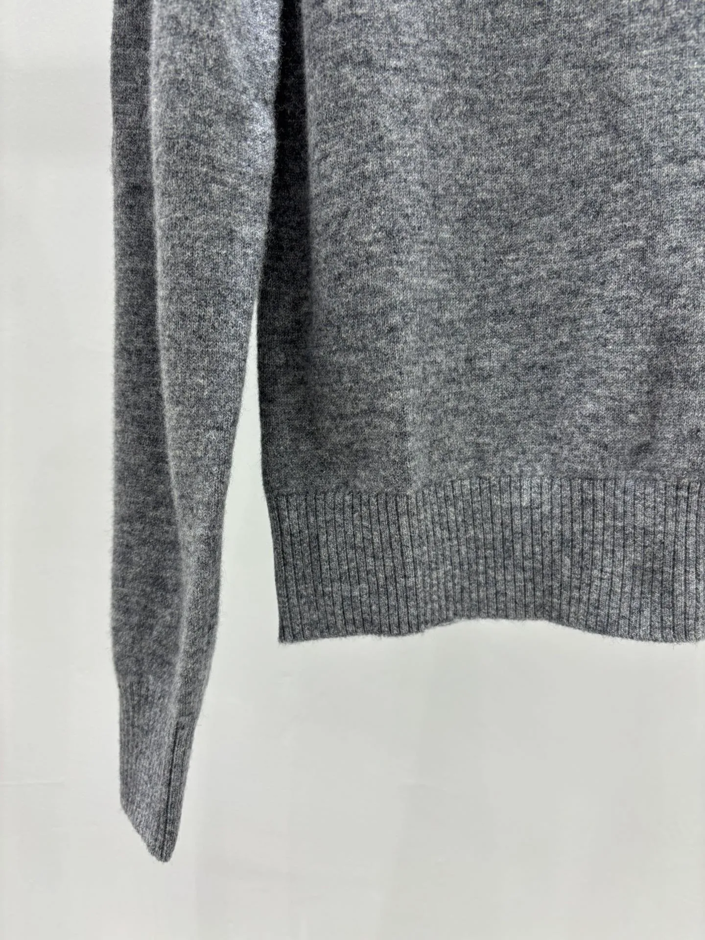 Джемперы Женские Miu Miu 134913