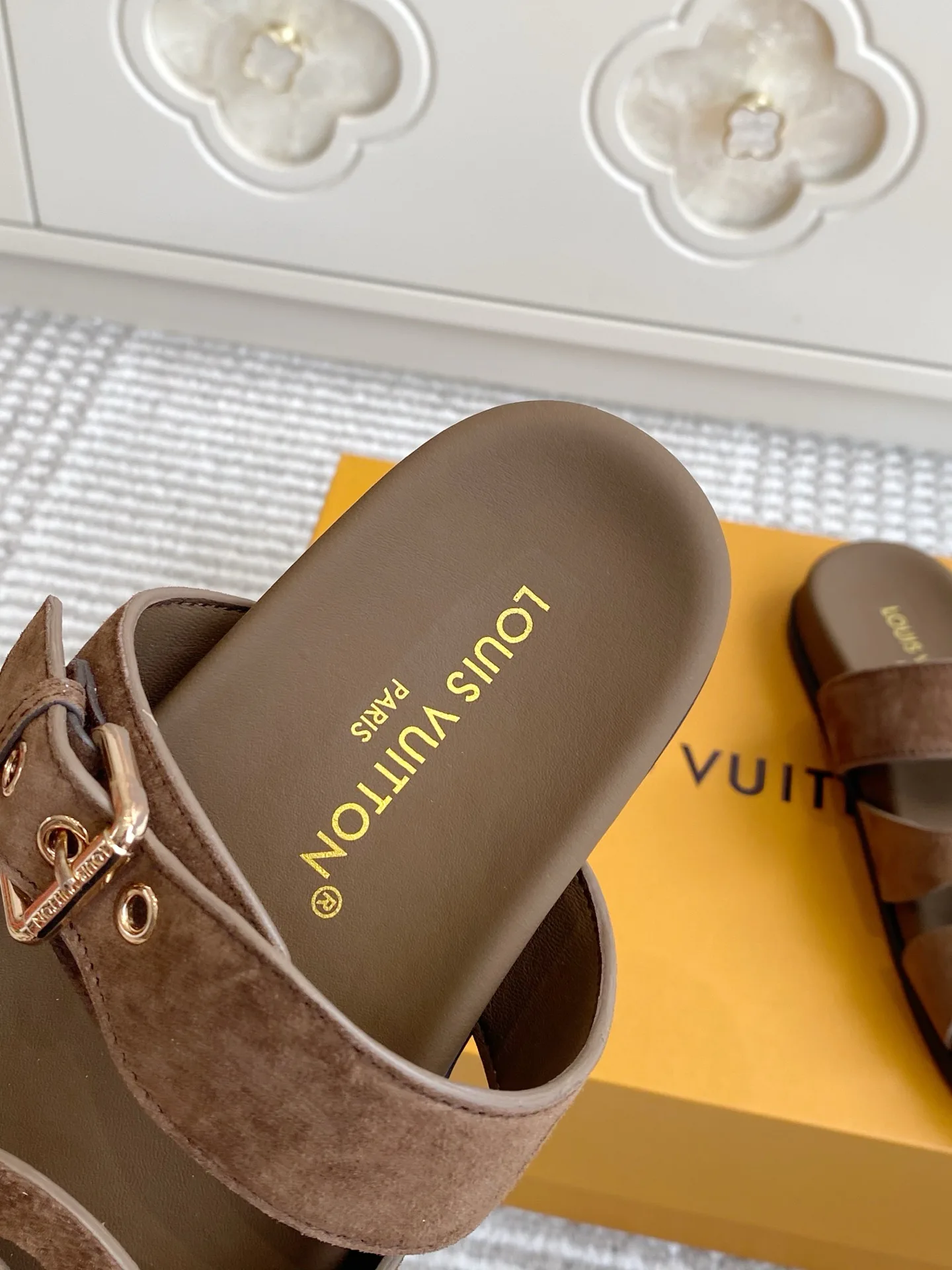 Шлепанцы Женские Louis Vuitton 17572153