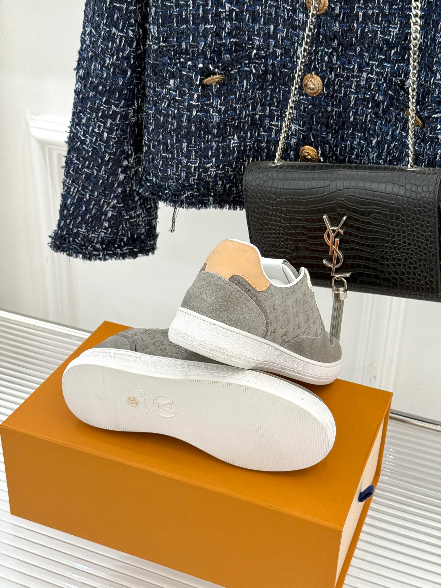 Кроссовки Женские Louis Vuitton 18036324
