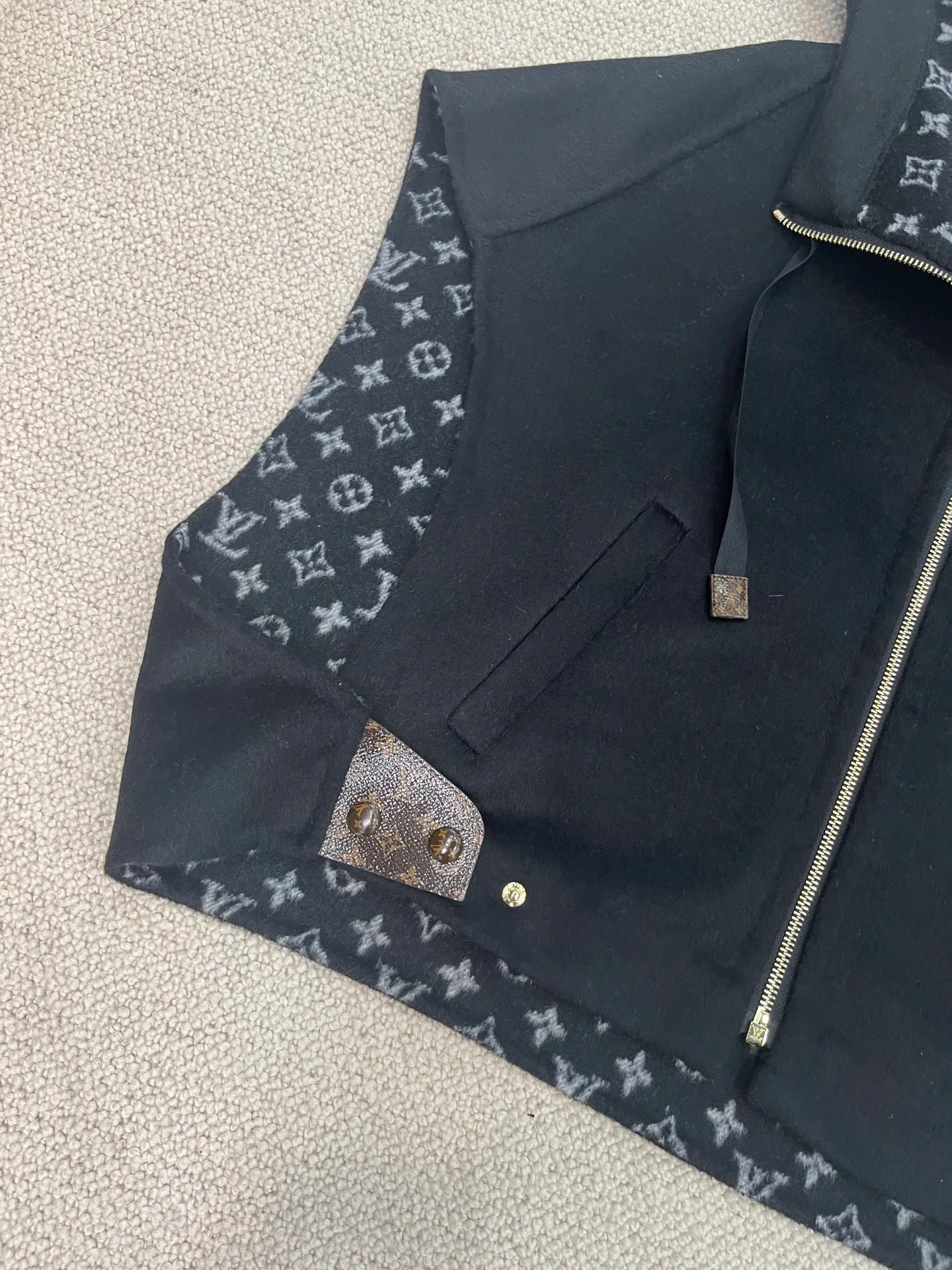 Жилеты Женские Louis Vuitton 1921319