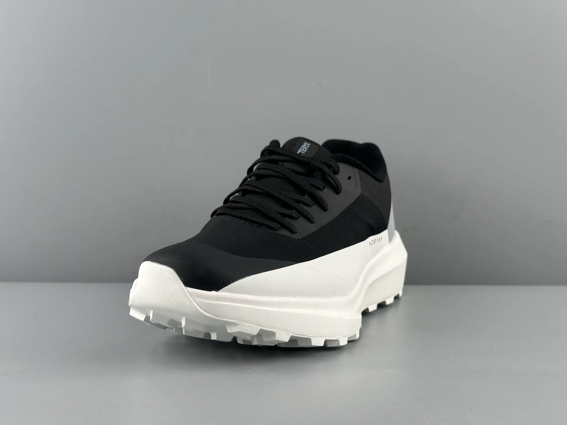 Кроссовки Мужские Arcteryx 373975