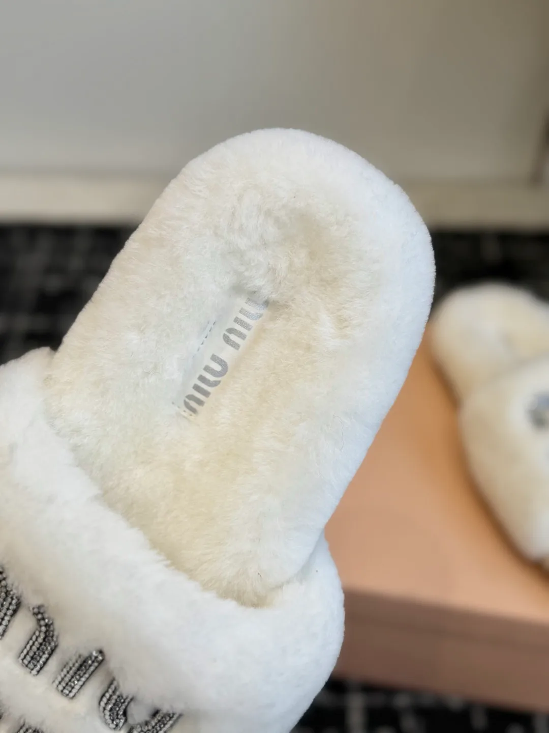 Тапочки Женские Miu Miu 18139572