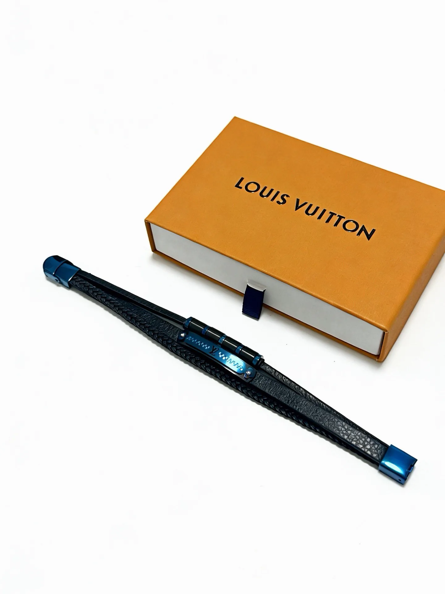 Бижутерия Louis Vuitton 17801817