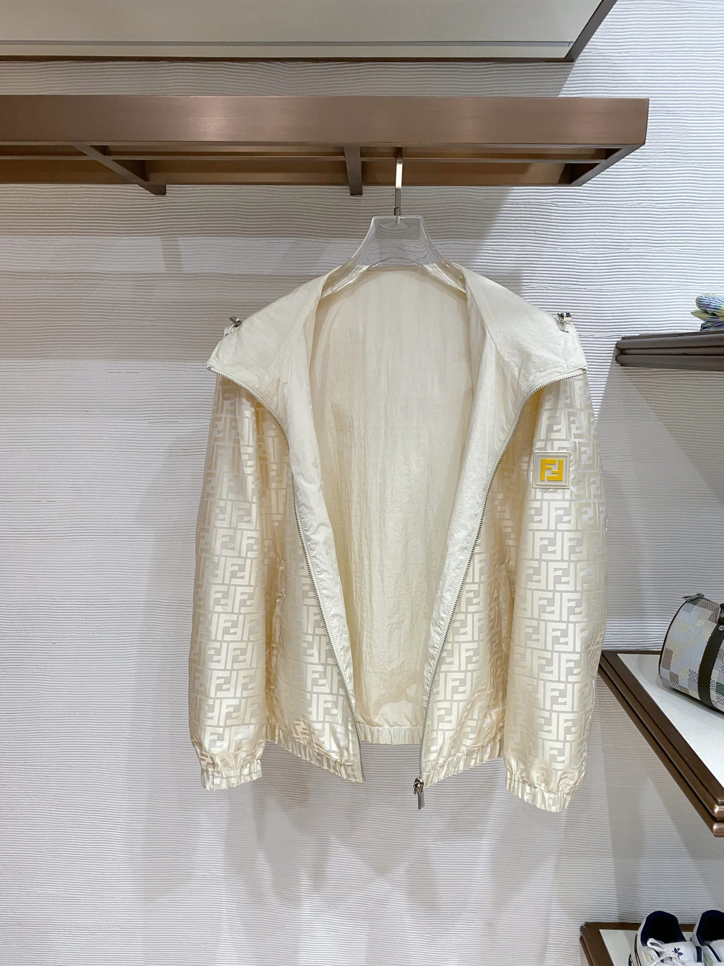 Пальто И Тренчи Мужские Fendi 11496532