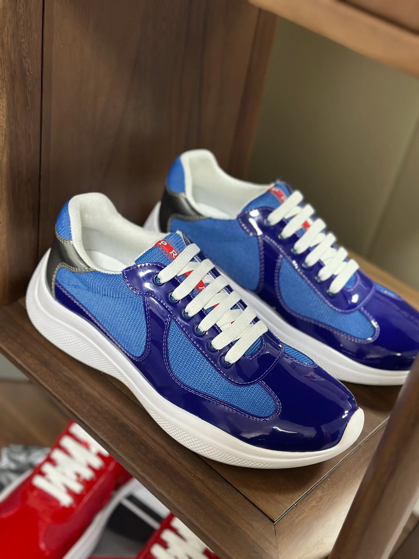 Кроссовки Женские Prada 18262257