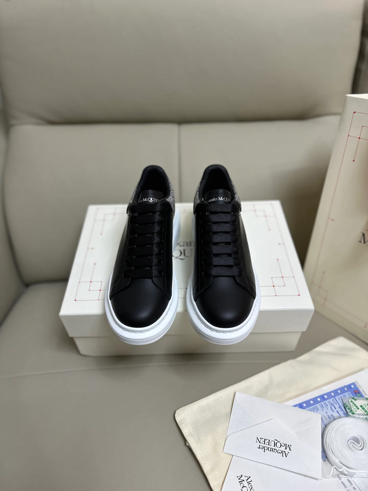 Кроссовки Женские Alexander Mcqueen 18616786