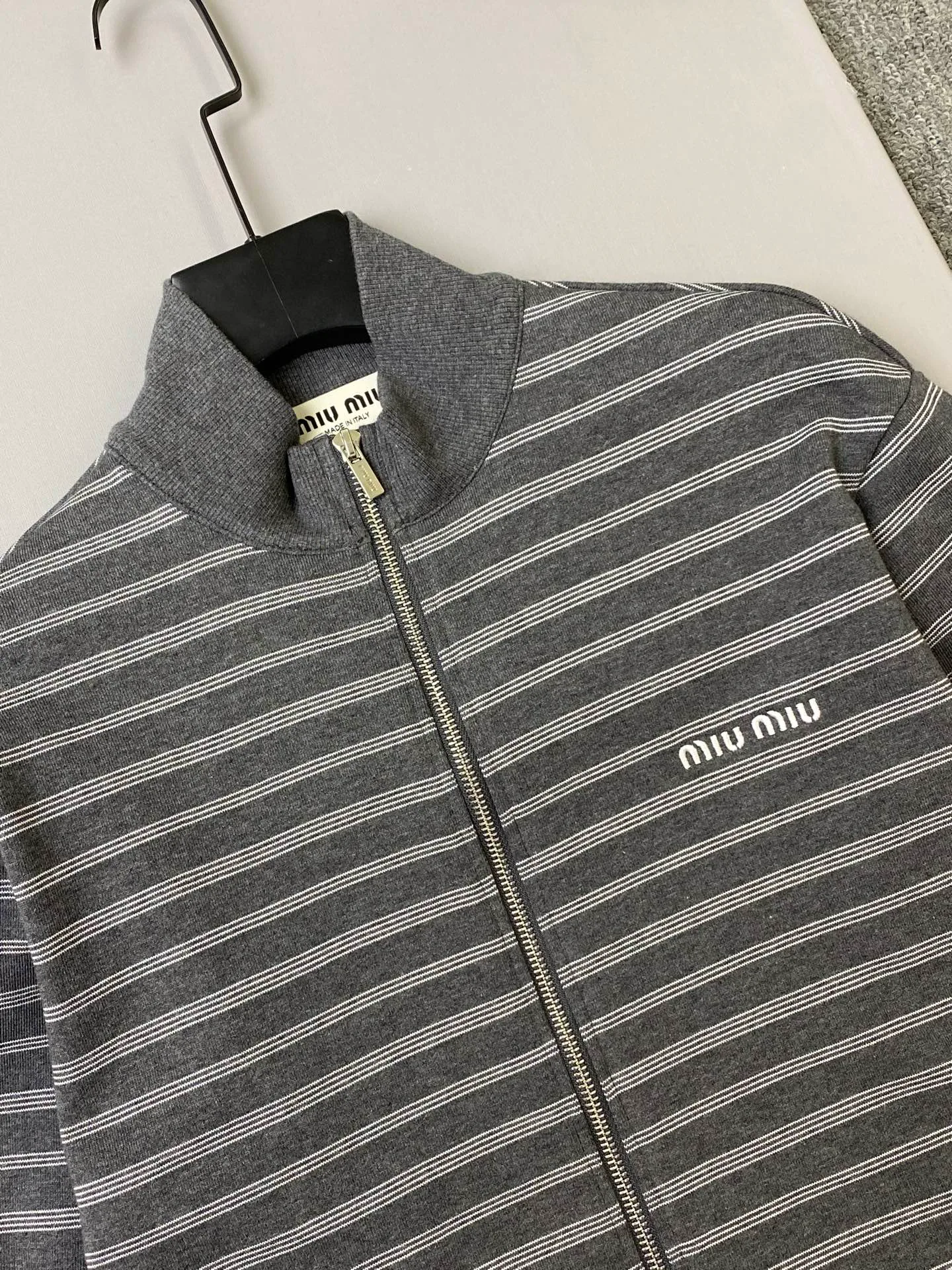 Куртки И Пуховики Женские Miu Miu 19428425