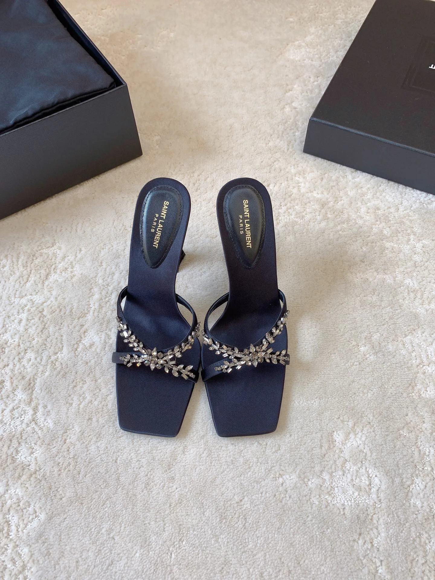 Босоножки Женские Saint Laurent 4348389