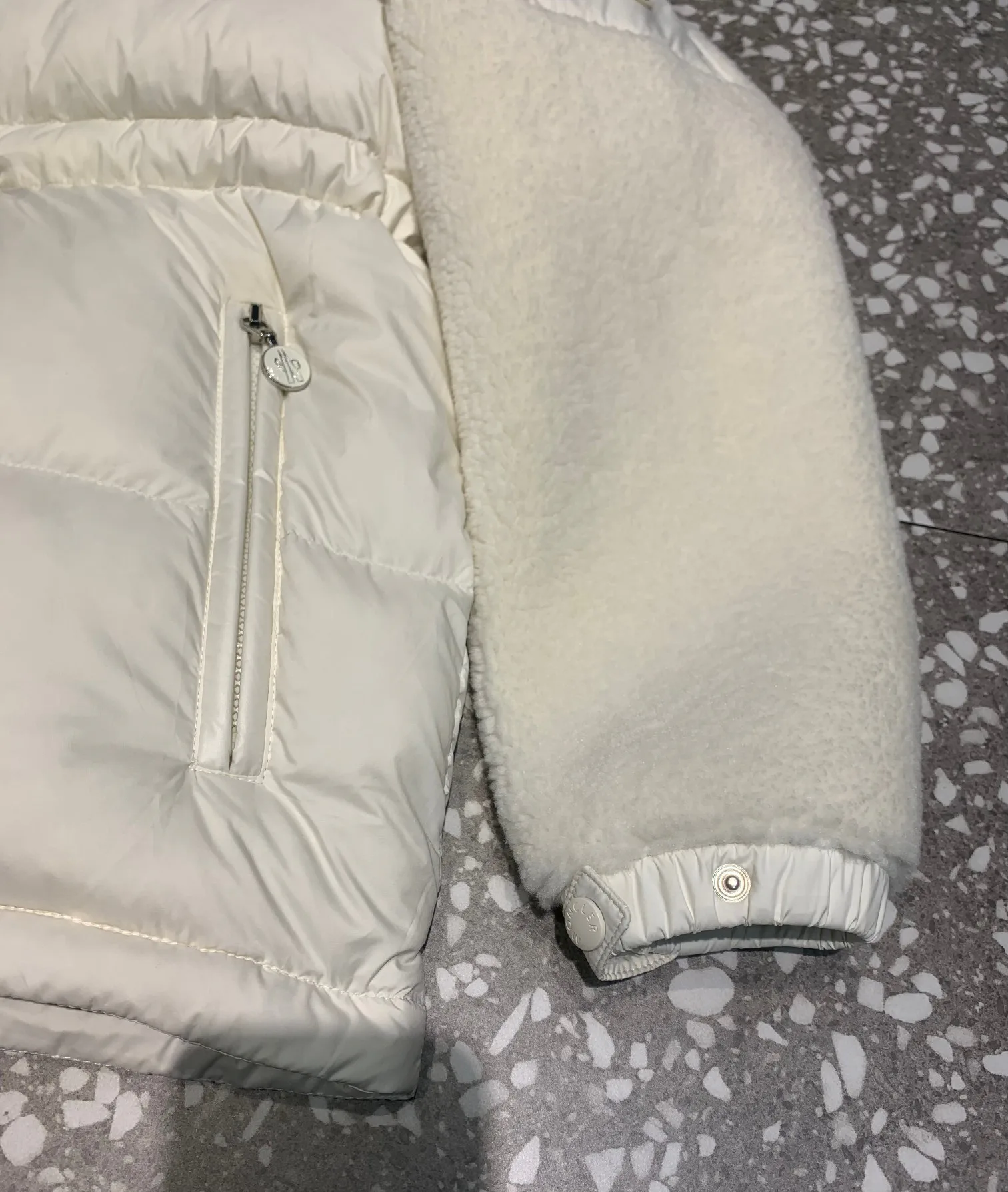 Куртки И Пуховики Женские Moncler 18606646