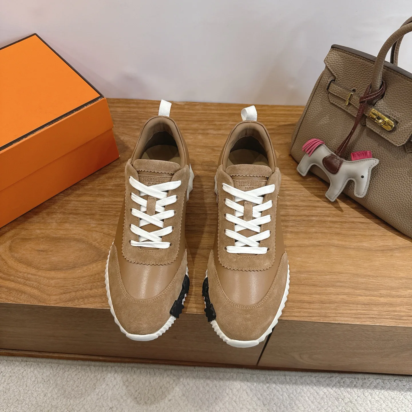 Кроссовки Женские Hermes 18963752