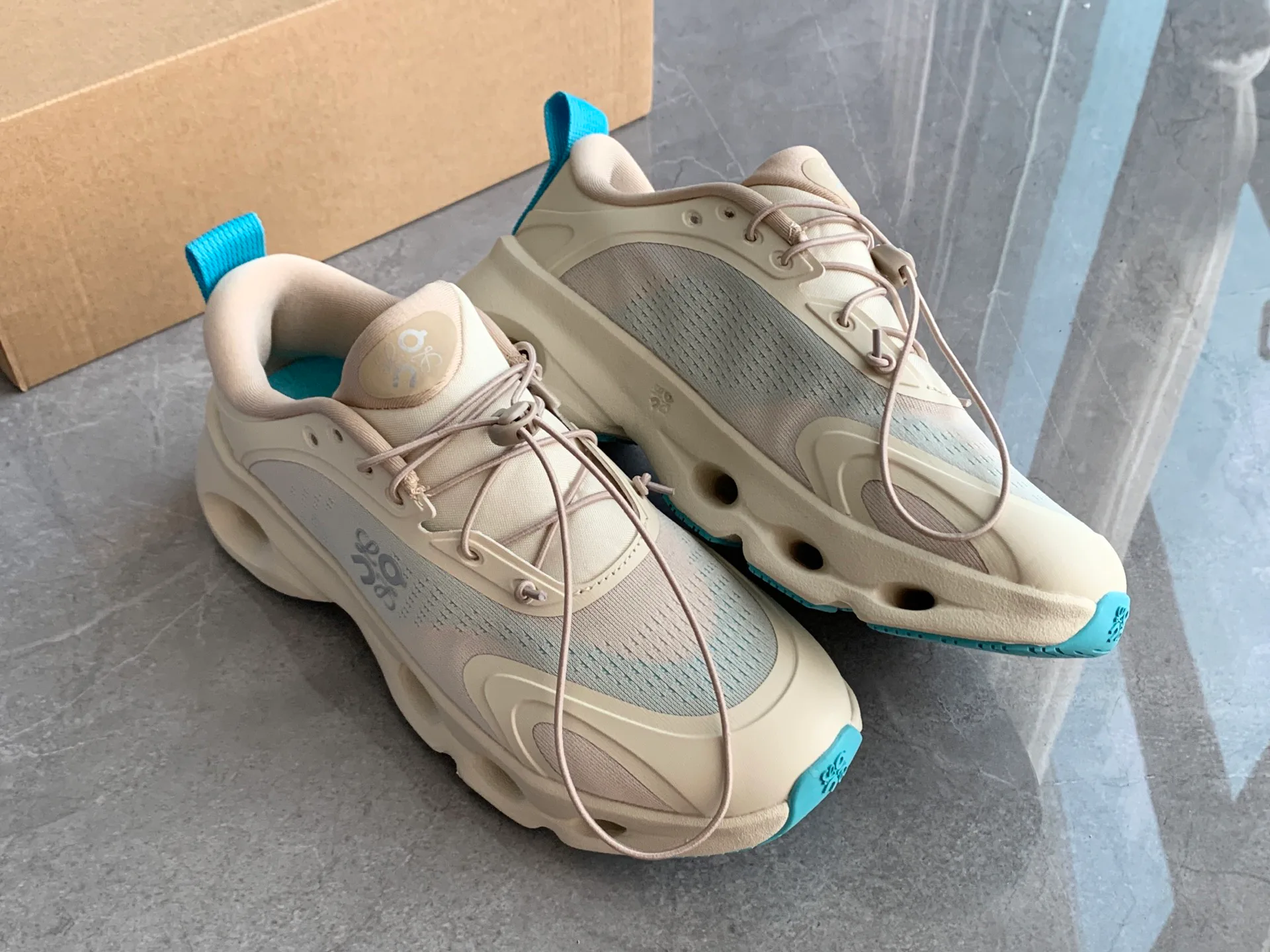 Кроссовки Женские Loewe 173520