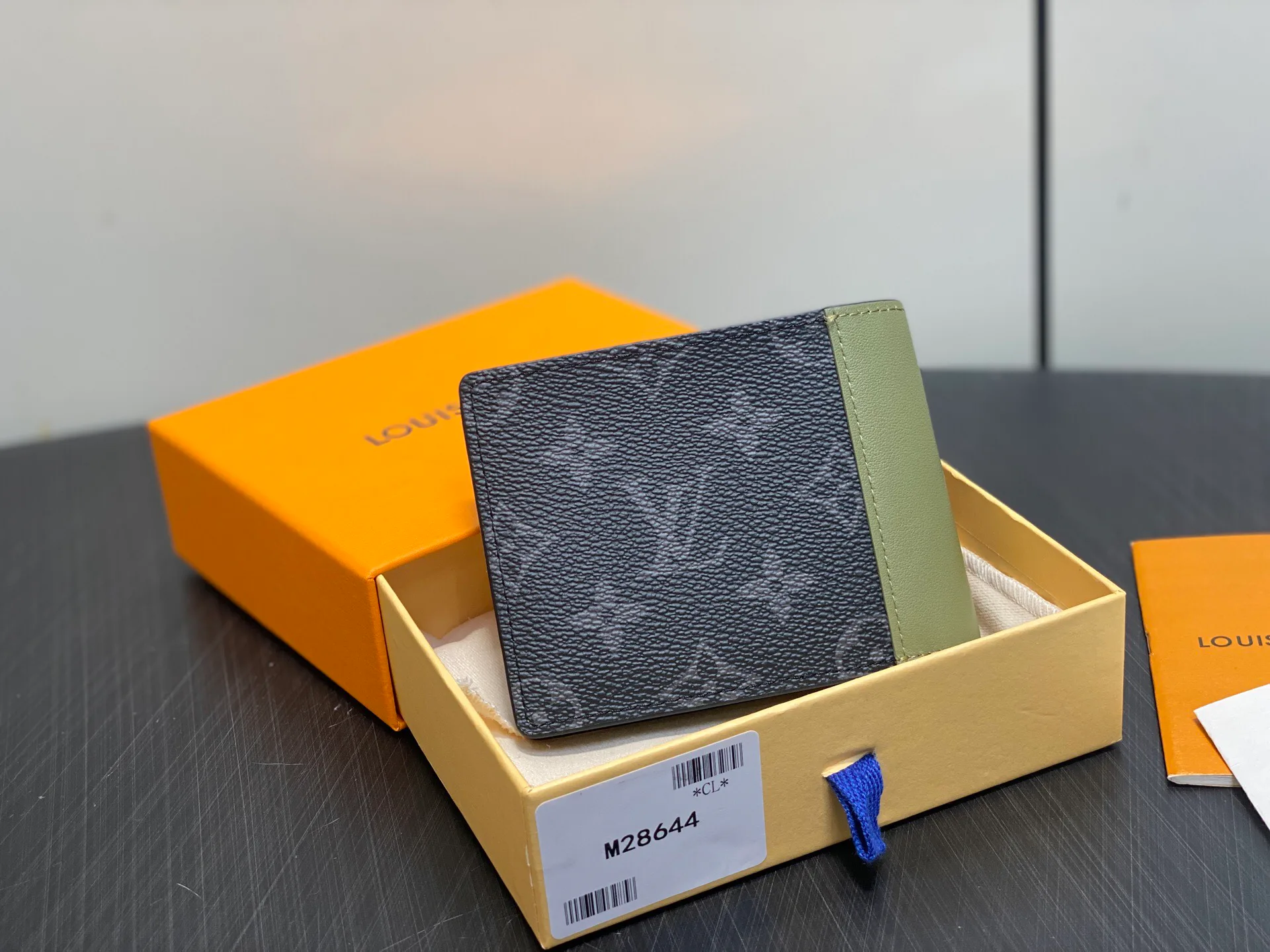Клатчи Женские Louis Vuitton 17499405