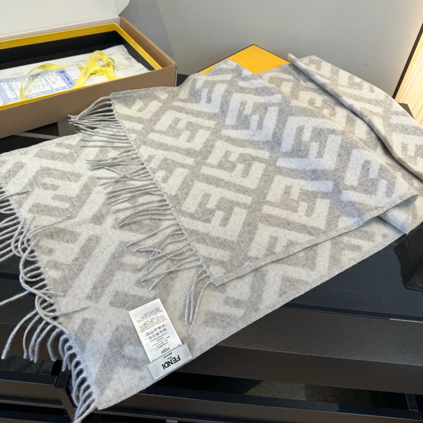 Шарфы Fendi 412338