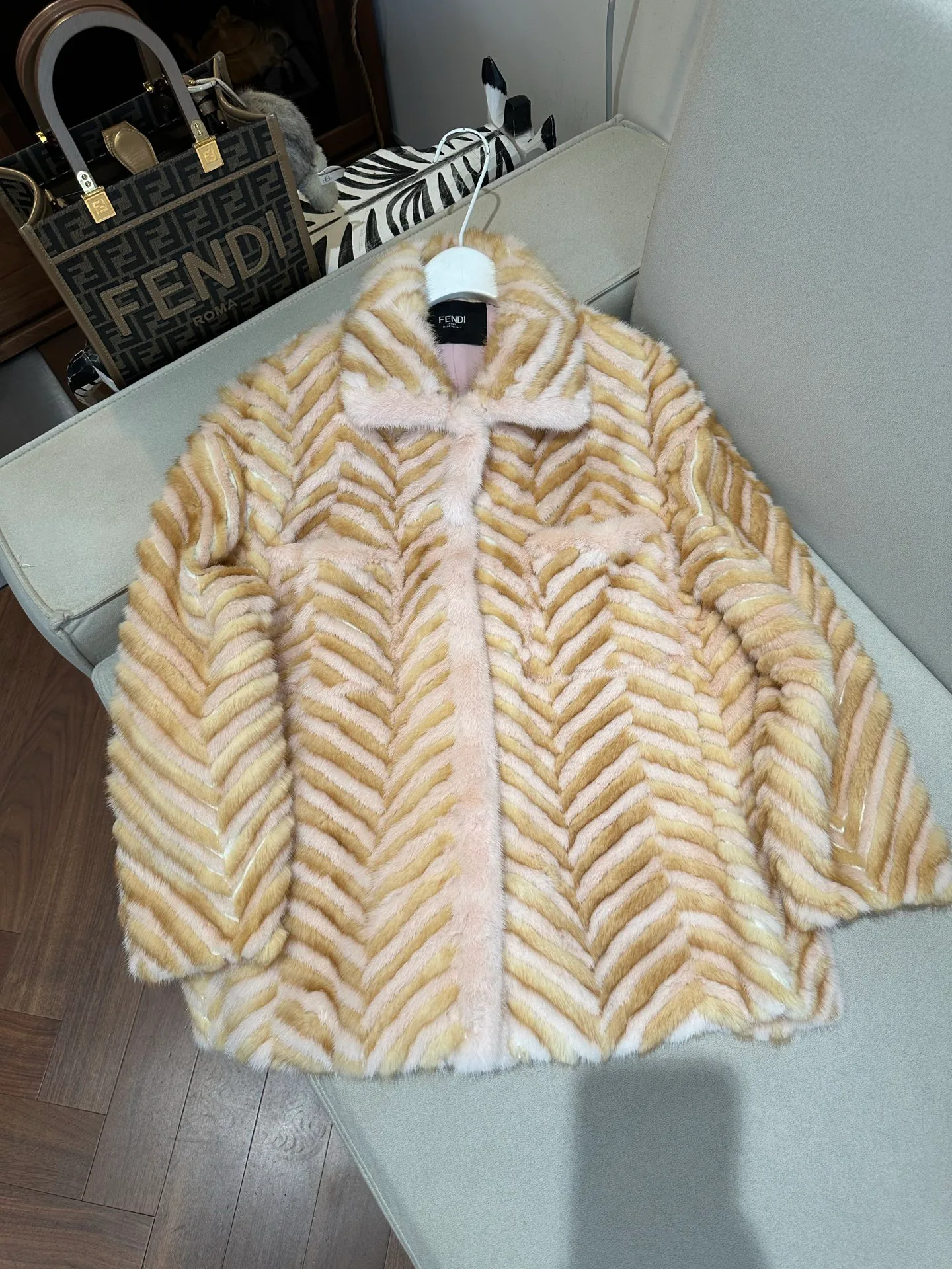 Шубы Женские Fendi 13972728