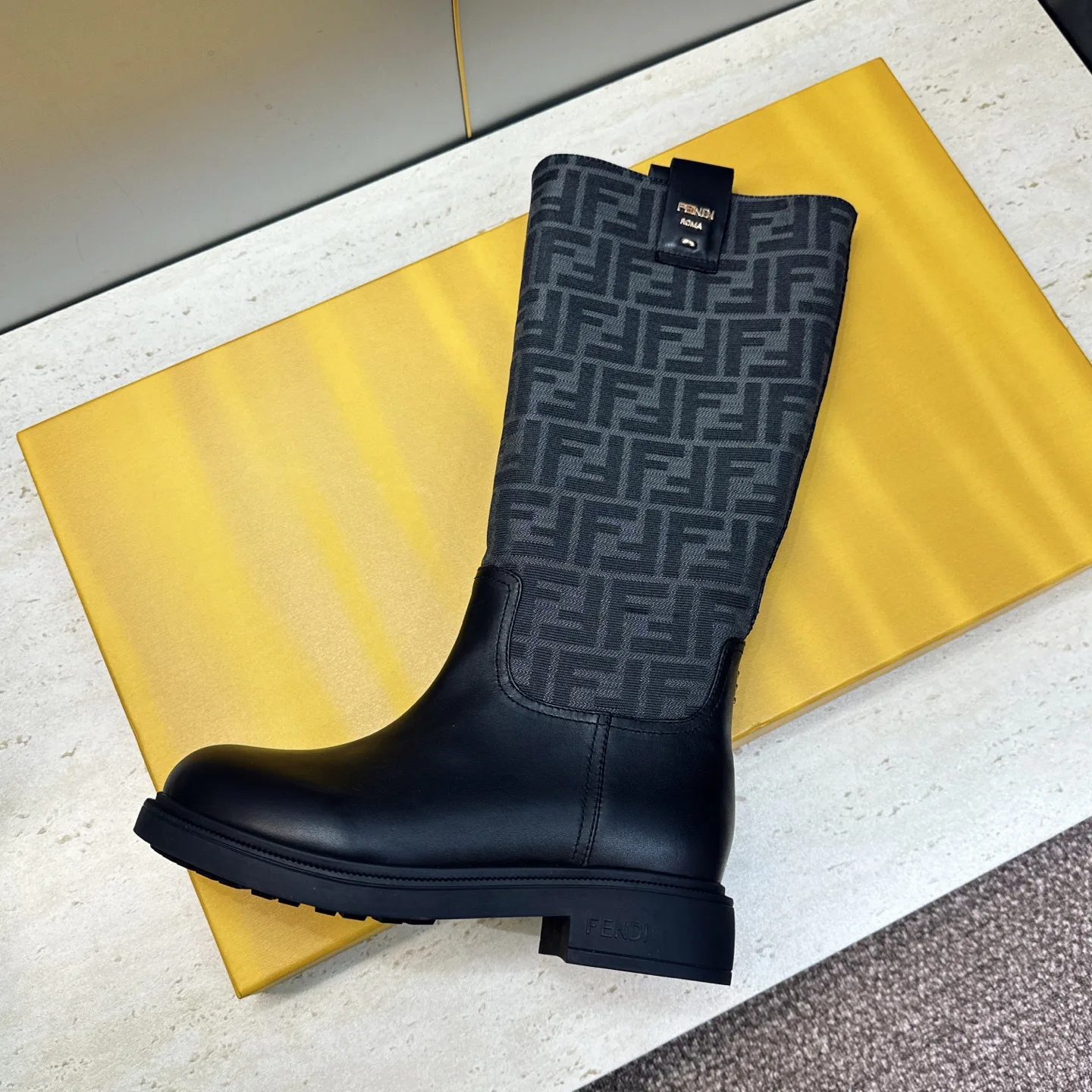 Сапоги Женские Fendi 19250143
