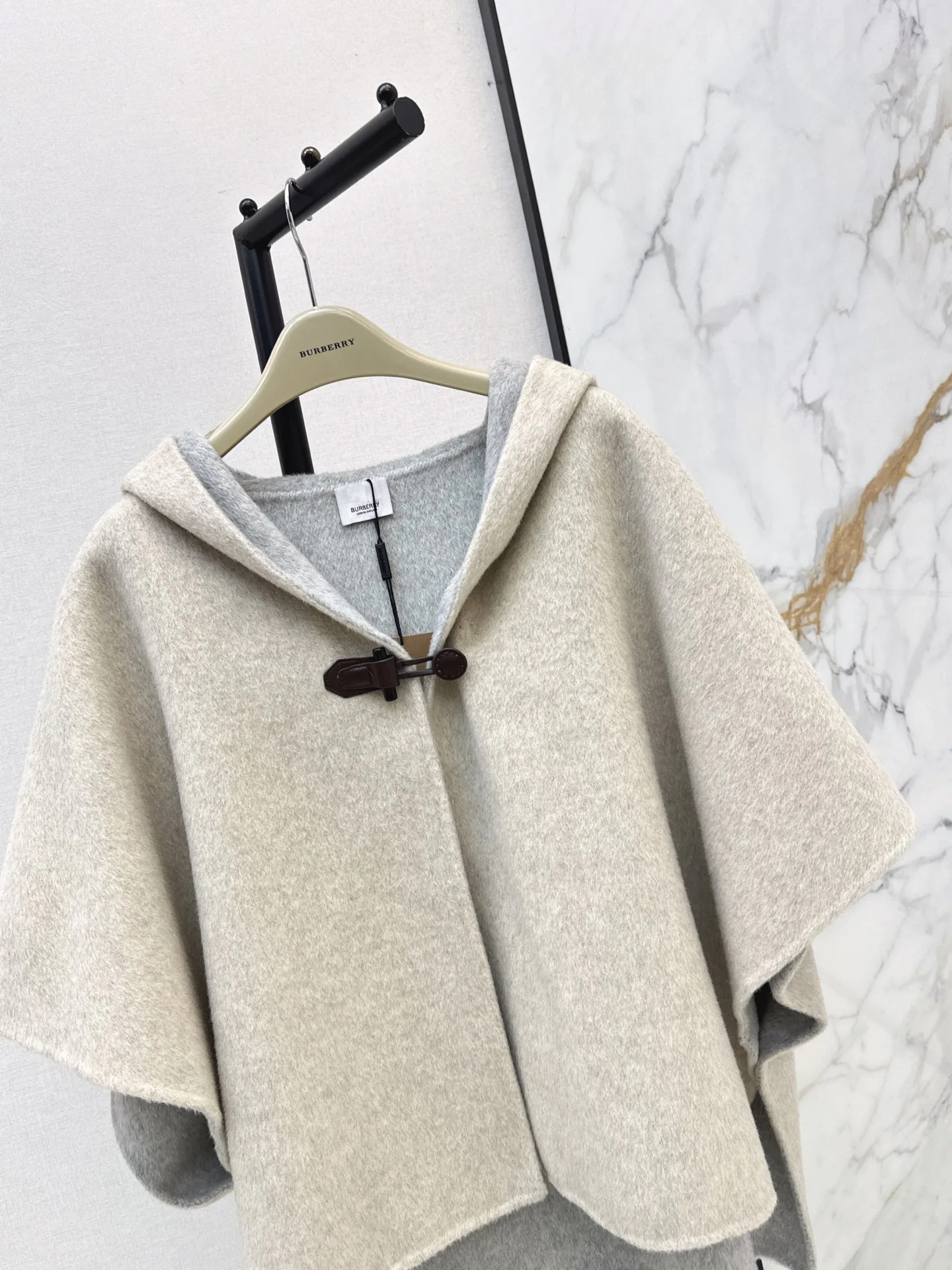 Пальто Женские Burberry 18407949