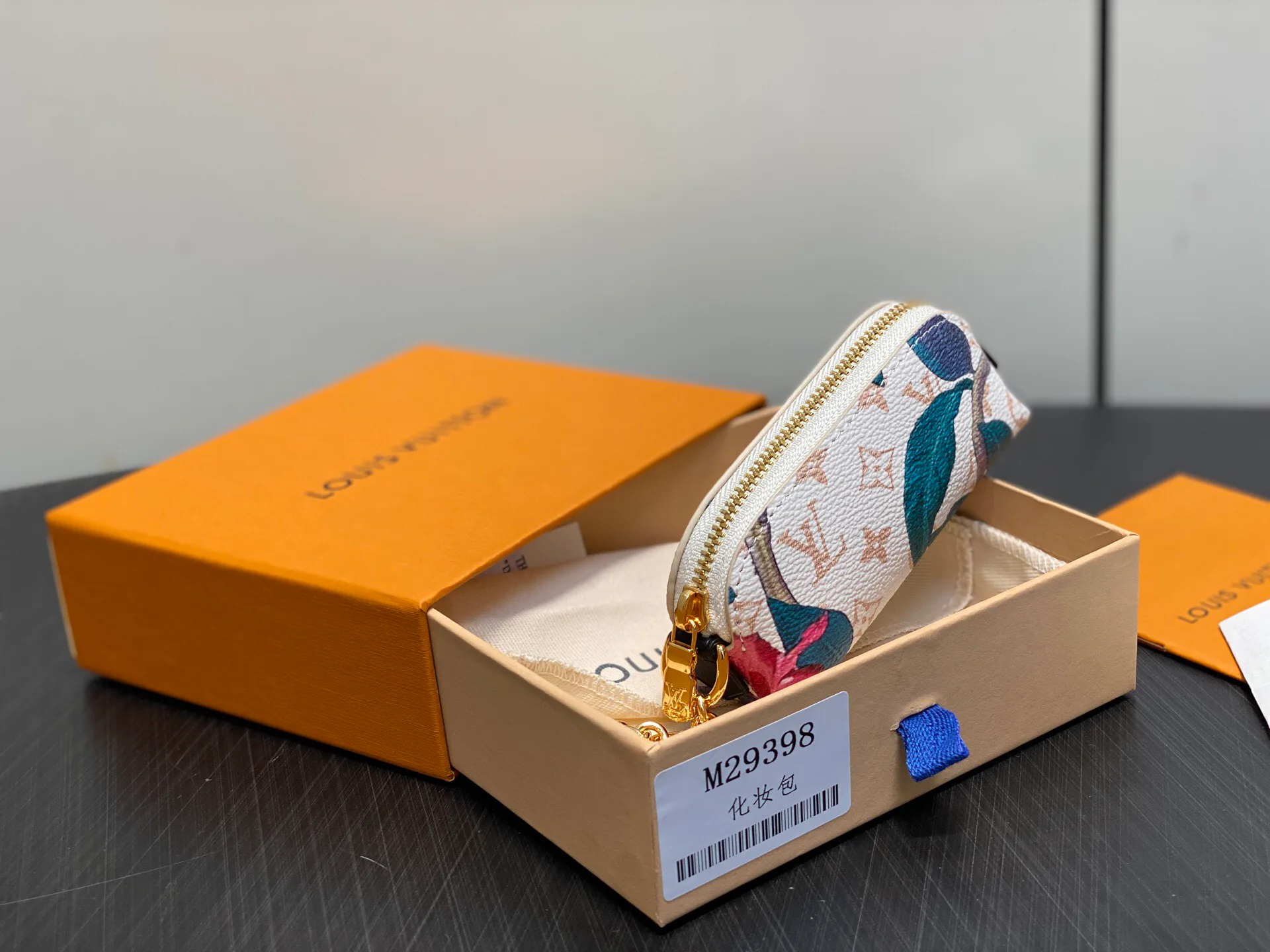 Клатчи Женские Louis Vuitton 13582765