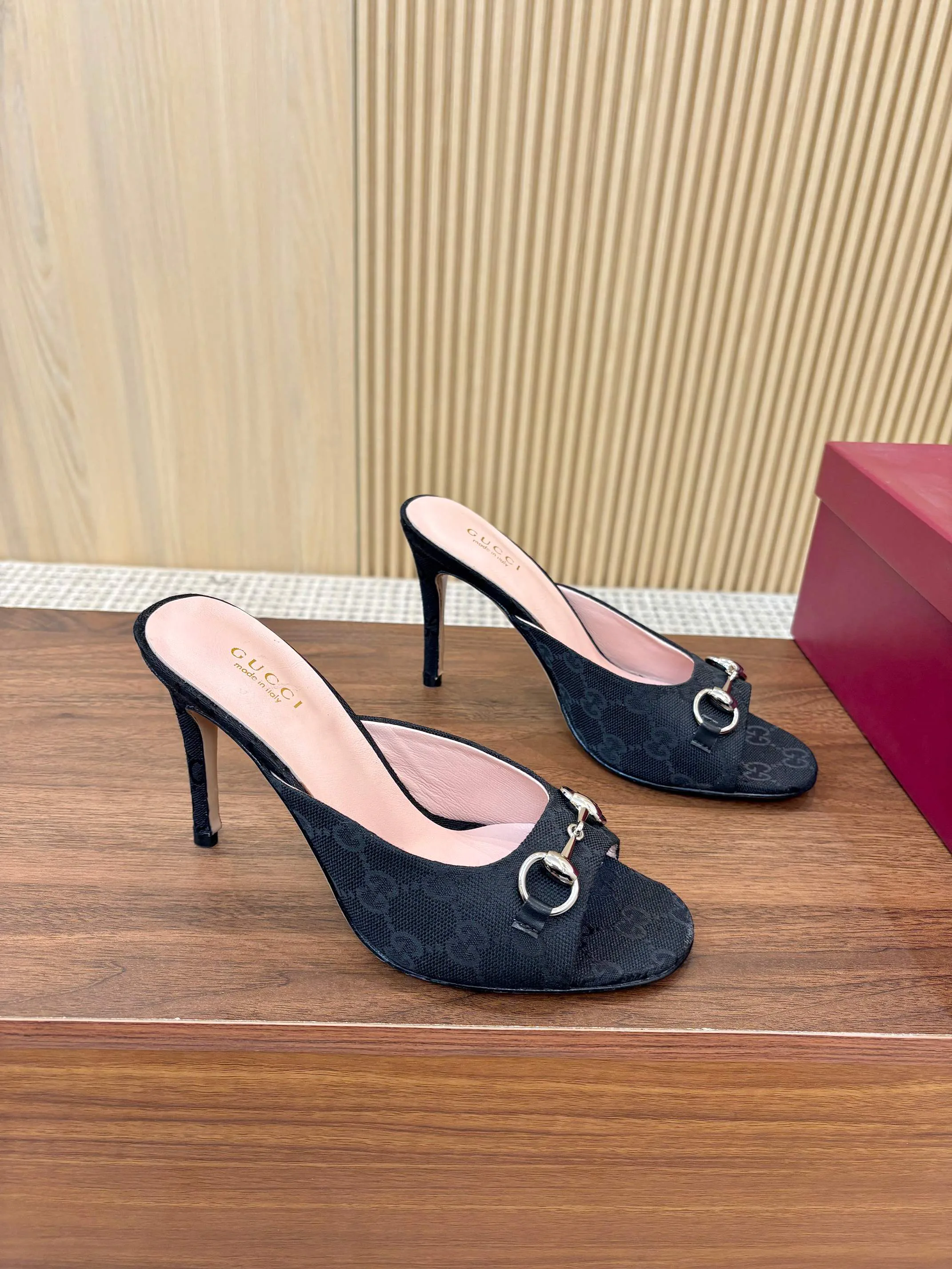 Босоножки Женские Gucci 11529299