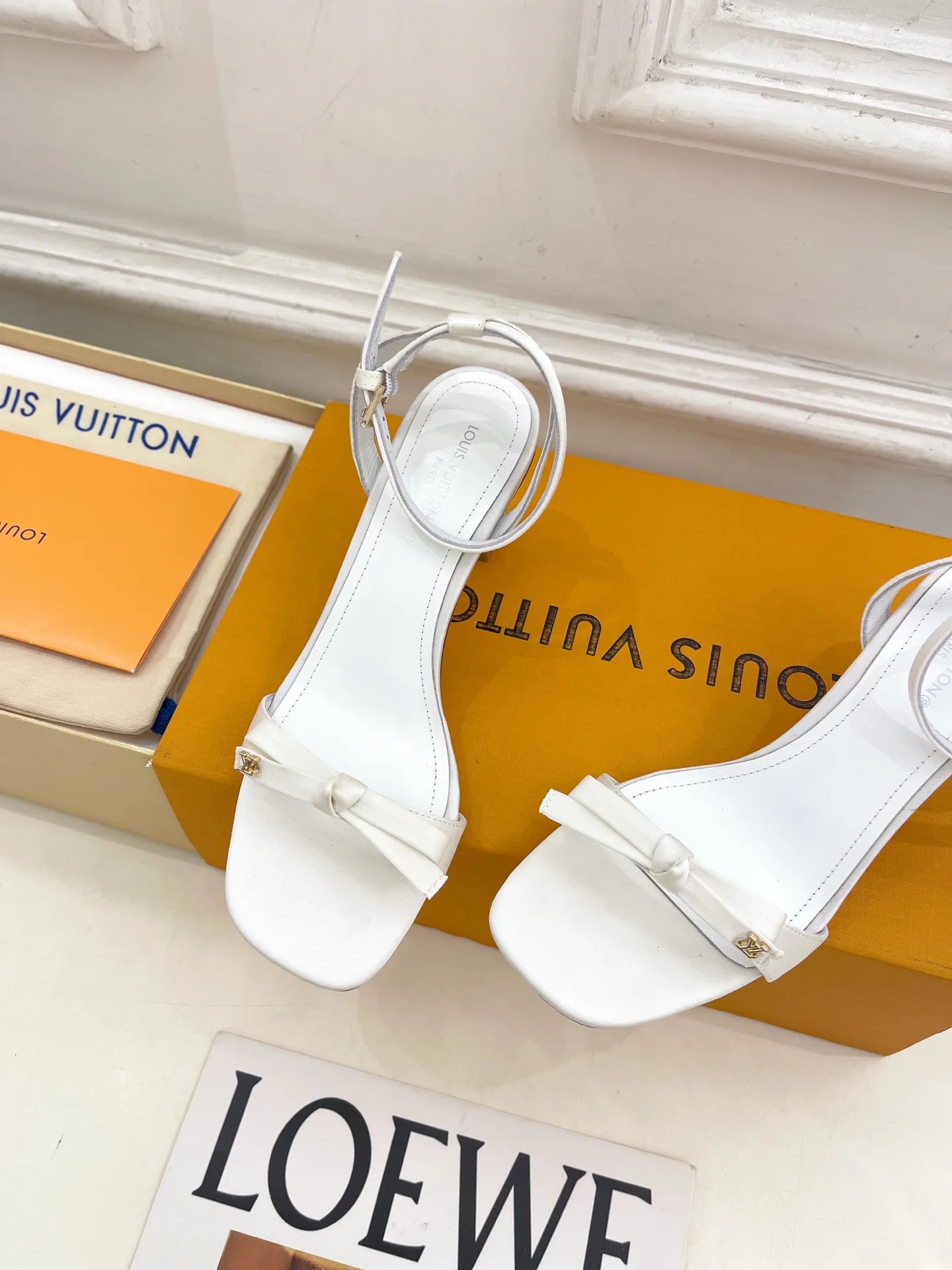 Босоножки Женские Louis Vuitton 18034975