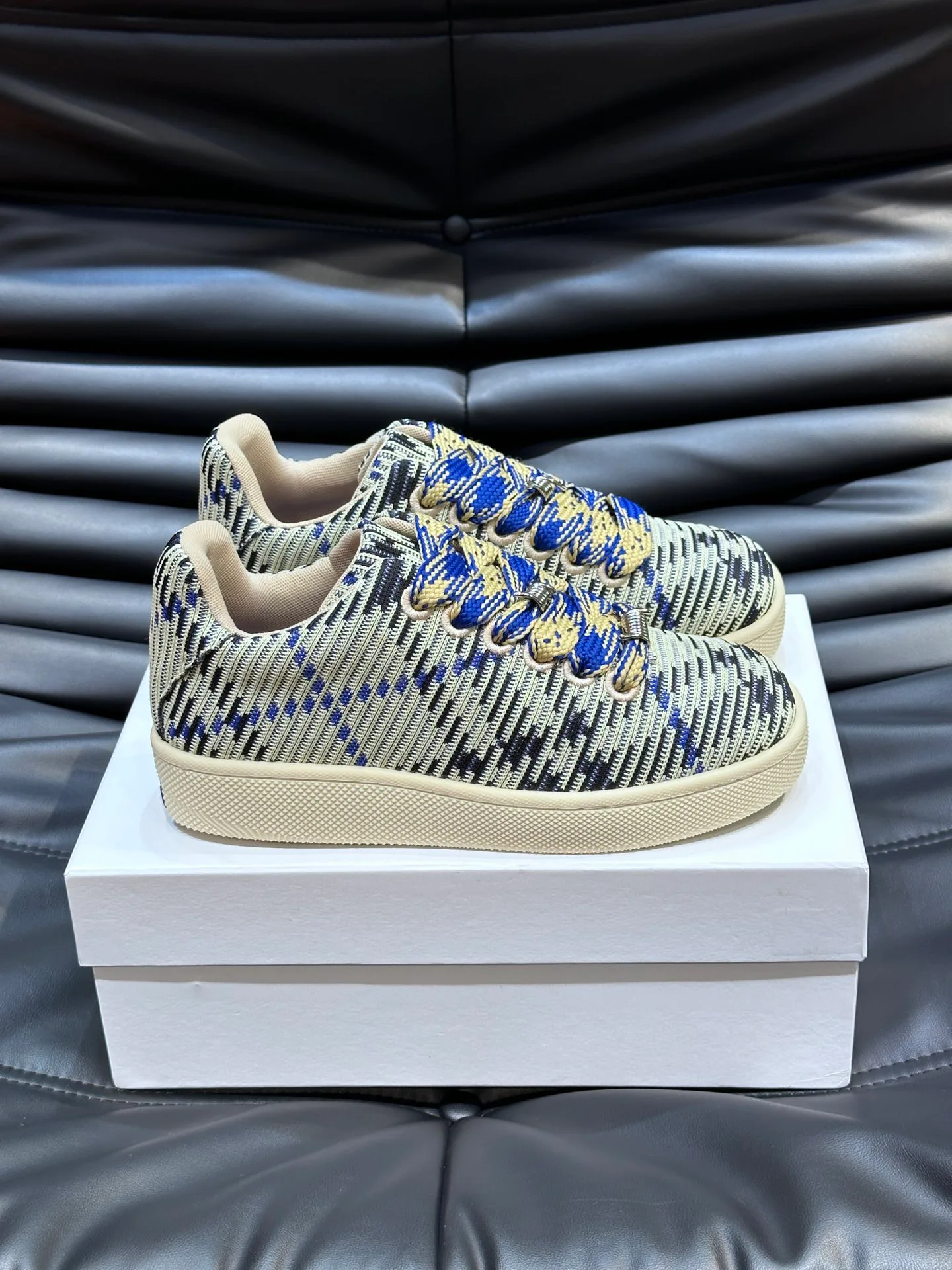 Кроссовки Женские Burberry 18744101