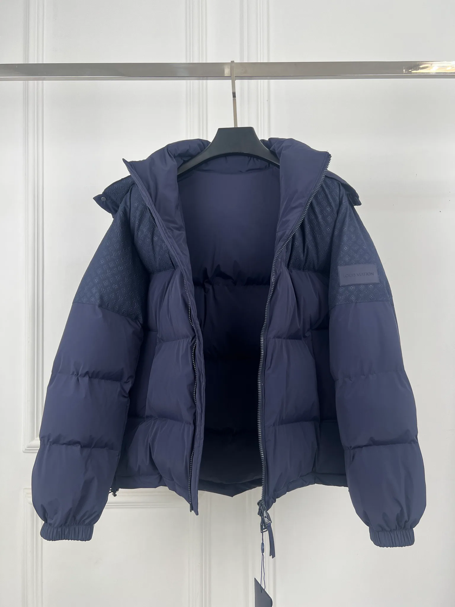 Куртки И Пуховики Женские Louis Vuitton 12842480