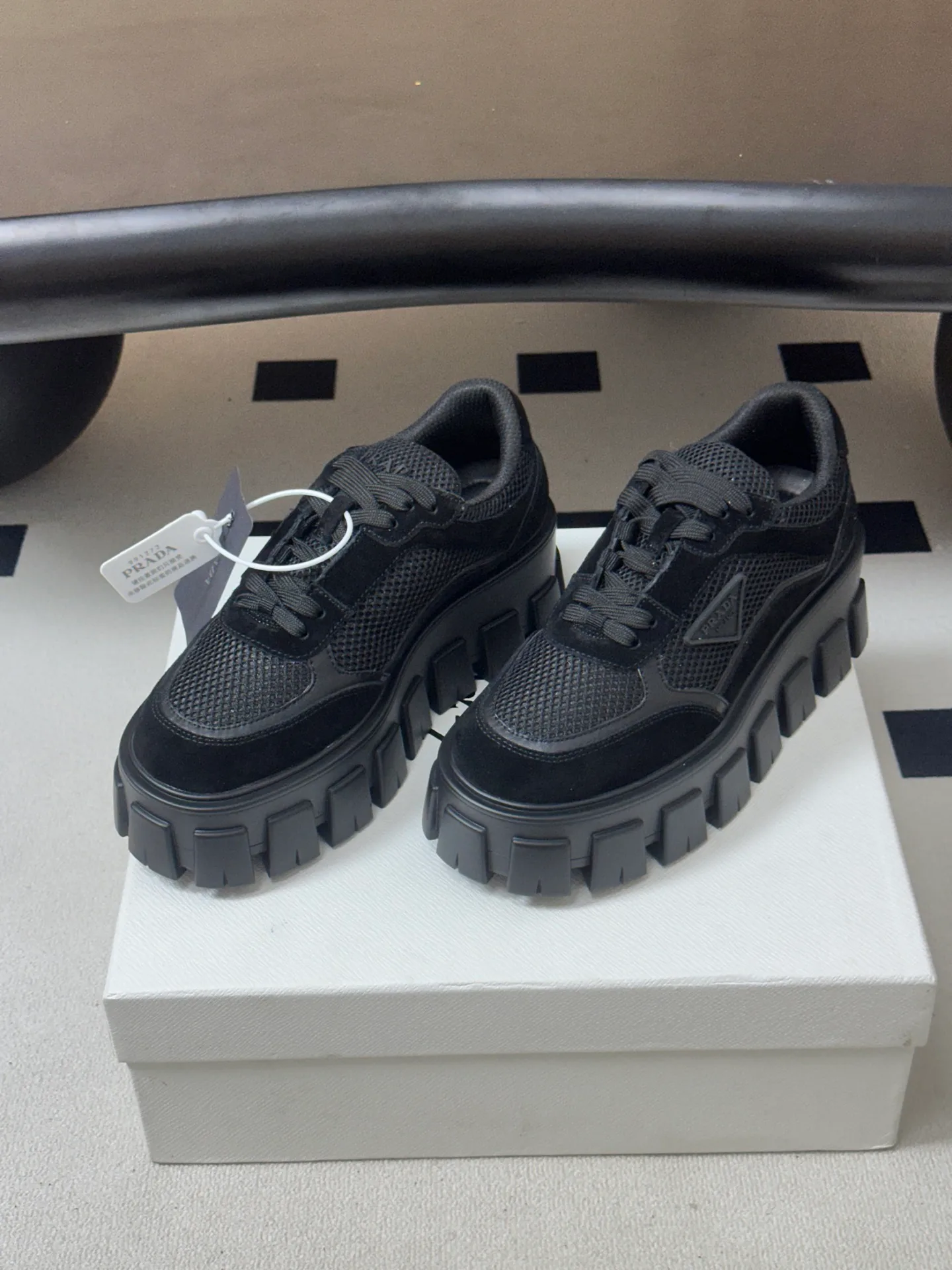 Кроссовки Женские Prada 18049583