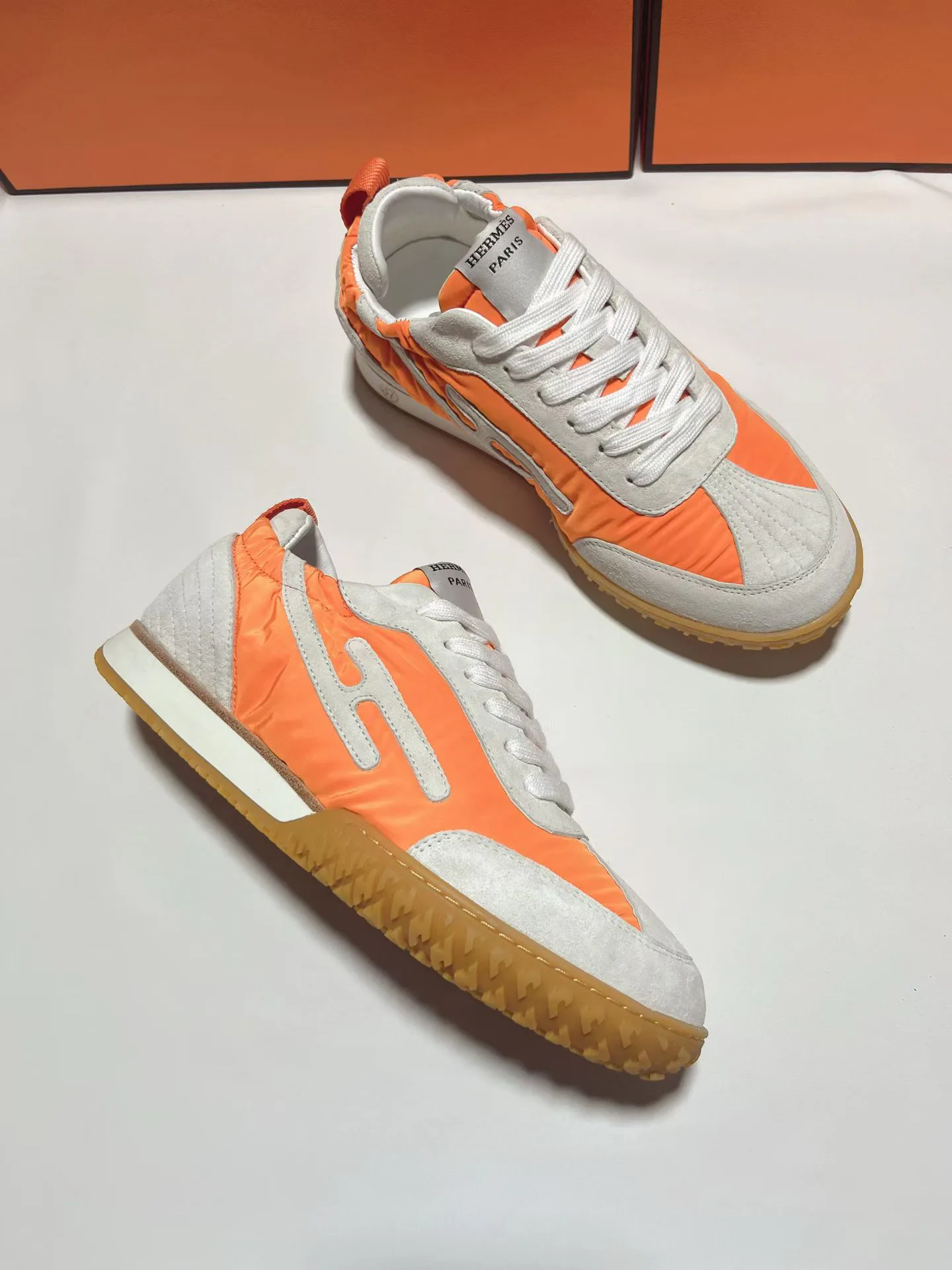 Кроссовки Женские Hermes 11765371