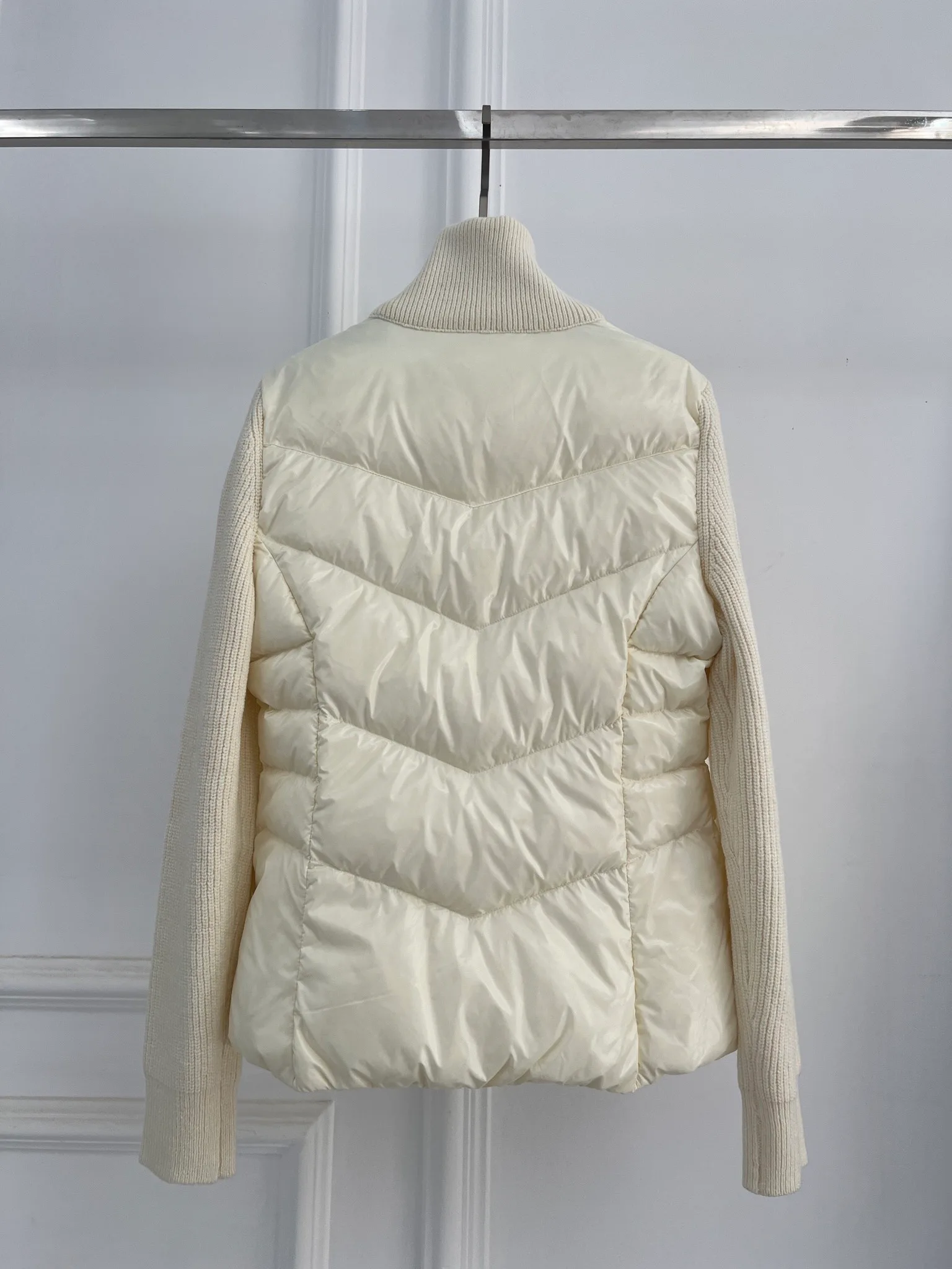 Куртки И Пуховики Женские Moncler 18415621