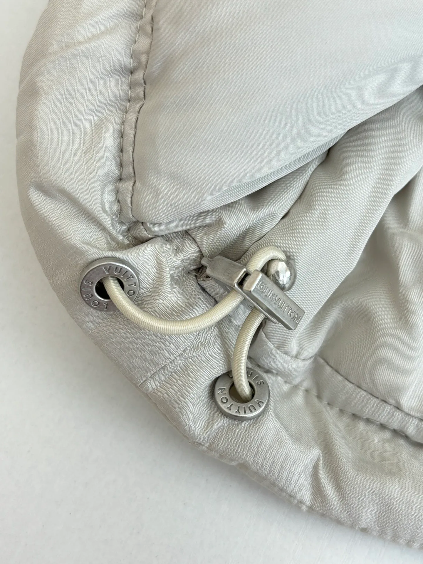 Куртки И Пуховики Женские Louis Vuitton 550304