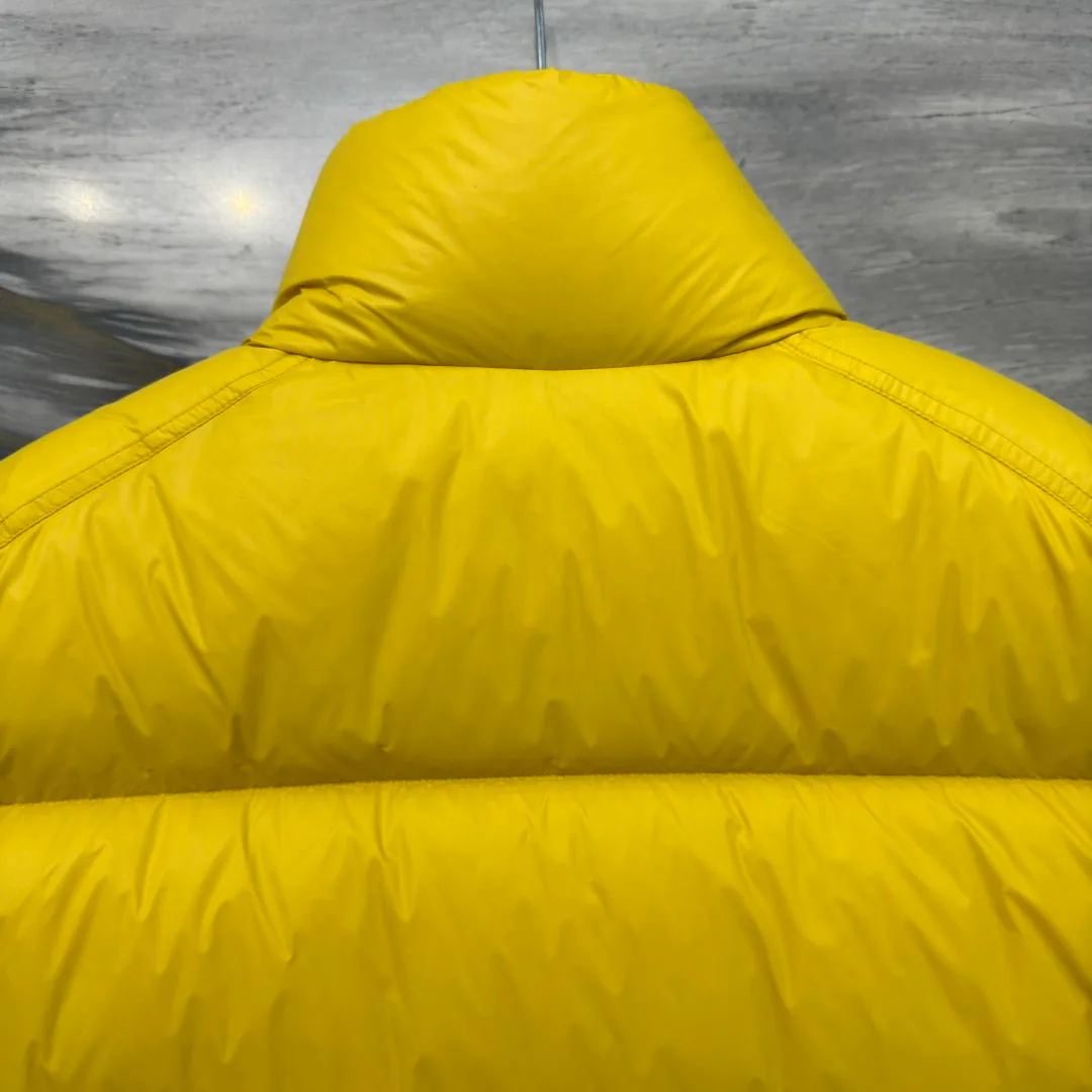 Куртки И Пуховики Мужские Moncler 17927110