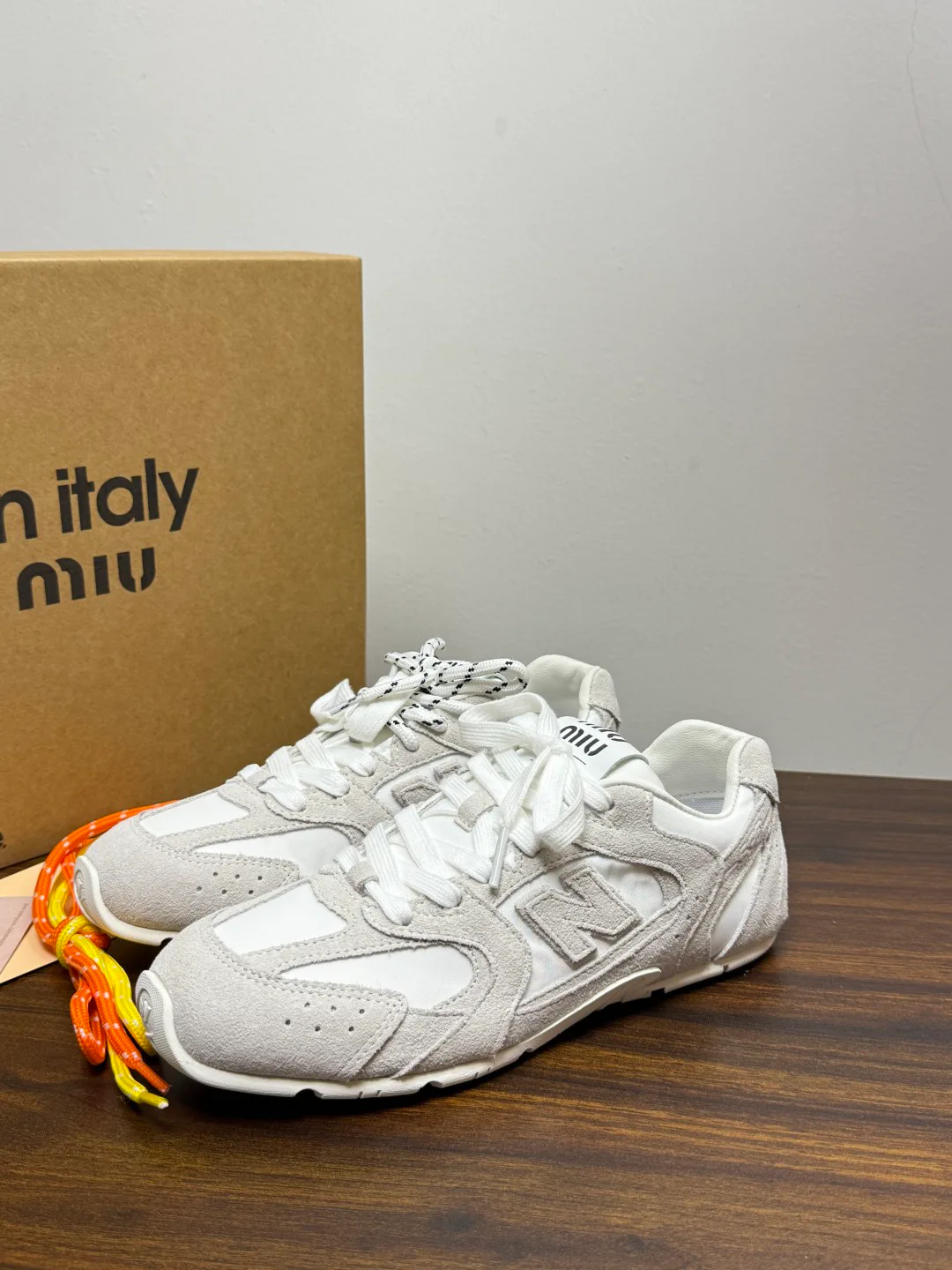 Кроссовки Женские Miu Miu 18961433