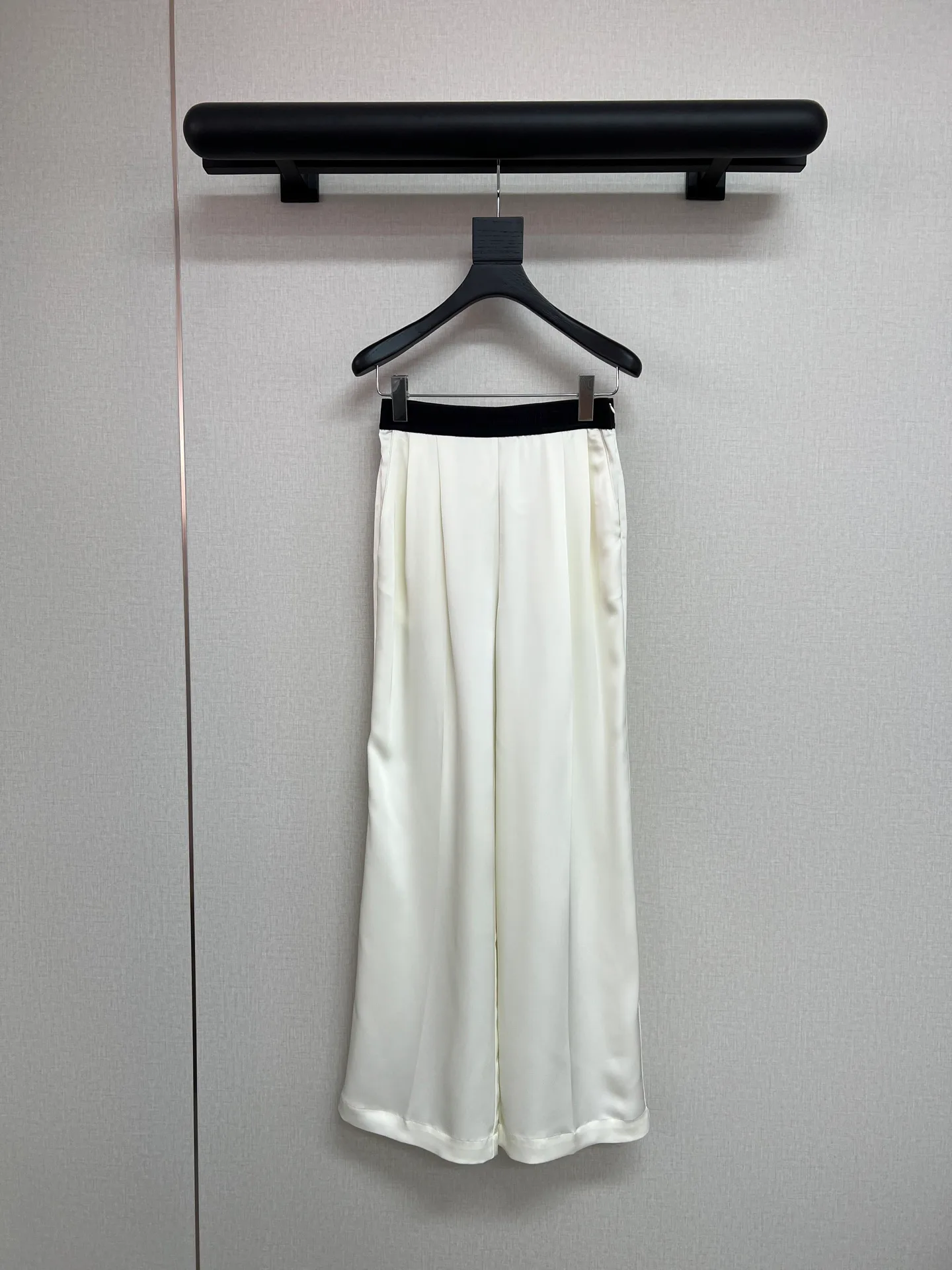 Брюки Женские Louis Vuitton 13233703