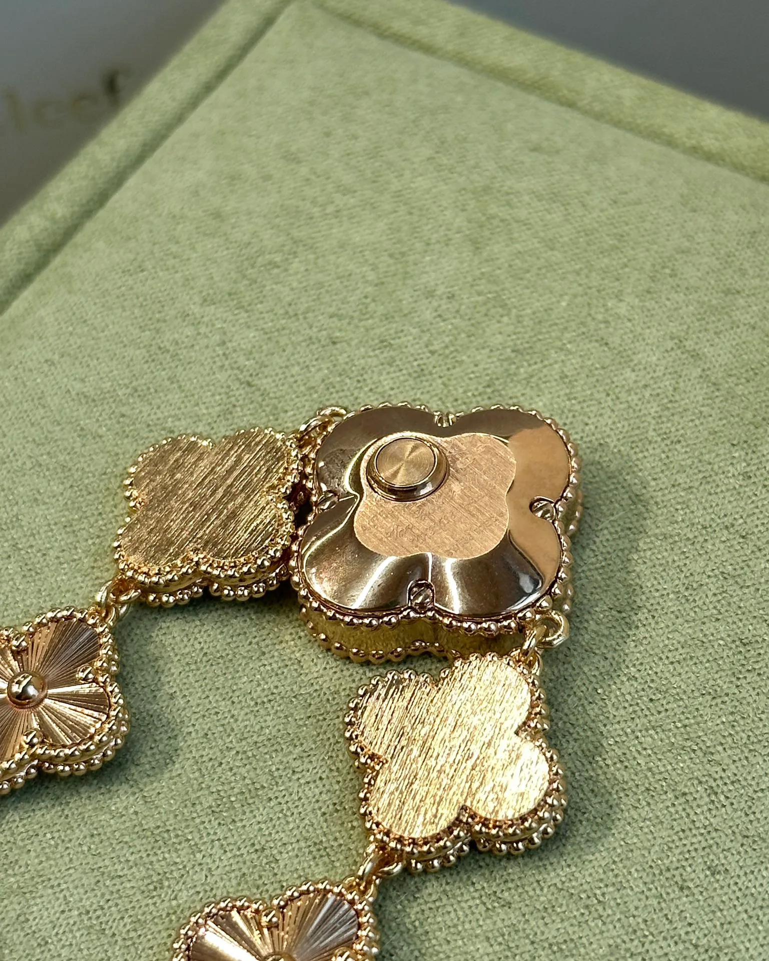 Бижутерия Van Cleef & Arpels 1039