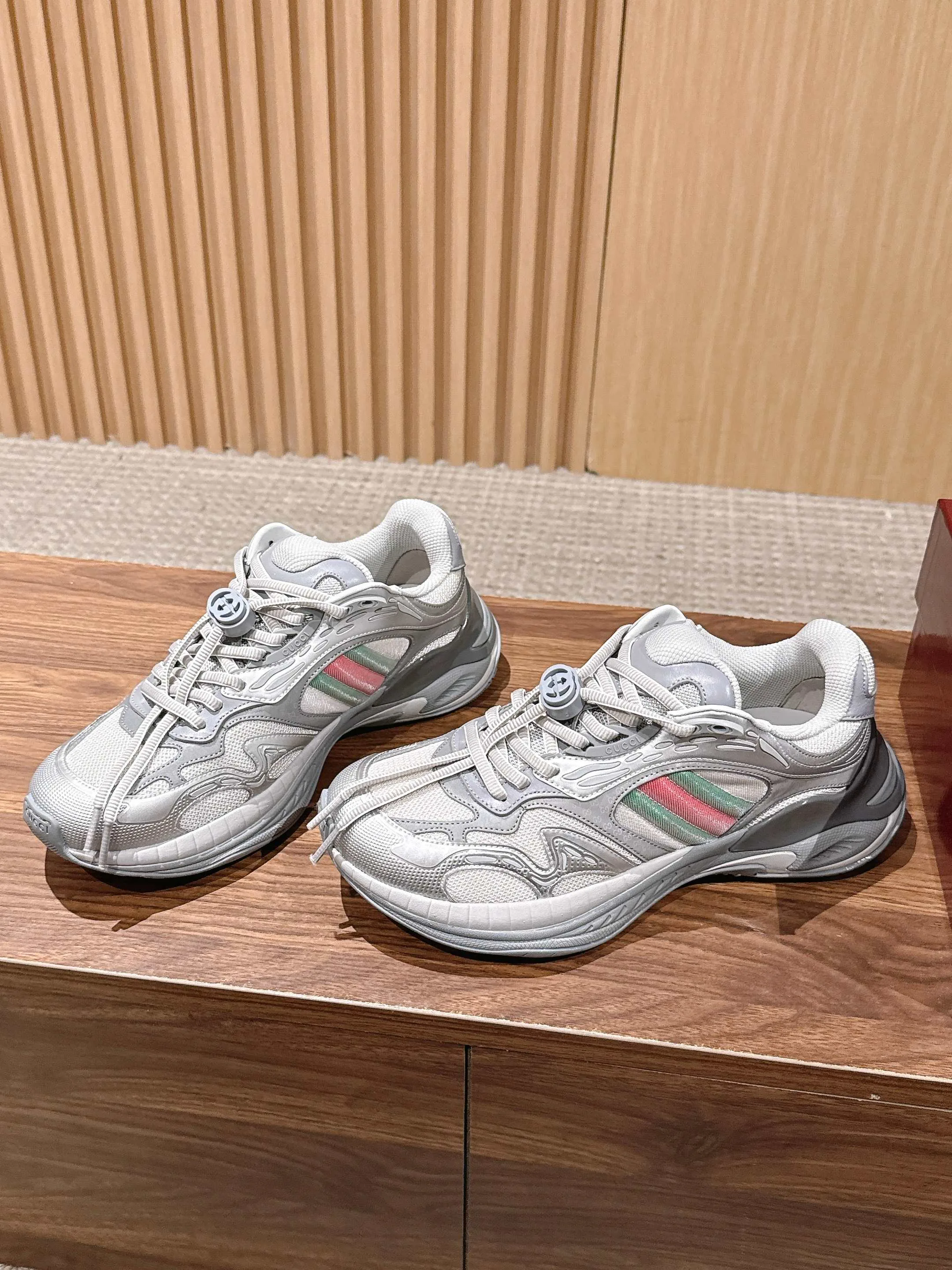 Кроссовки Мужские Gucci 18889240