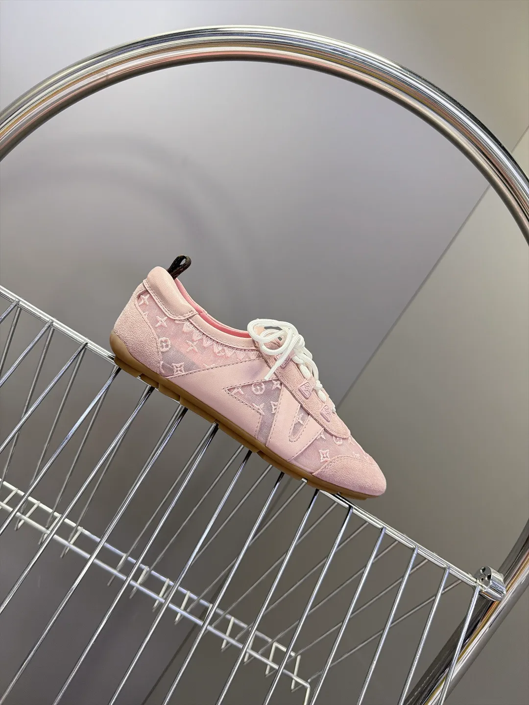 Кроссовки Женские Louis Vuitton 18005463