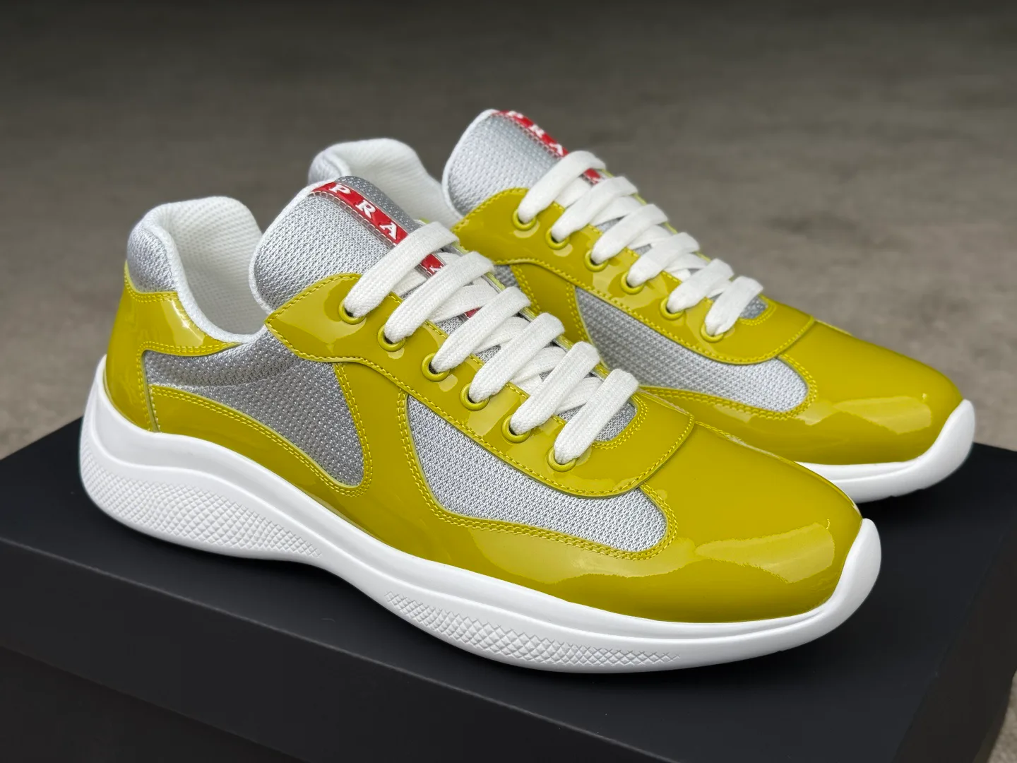 Кроссовки Женские Prada 12730869