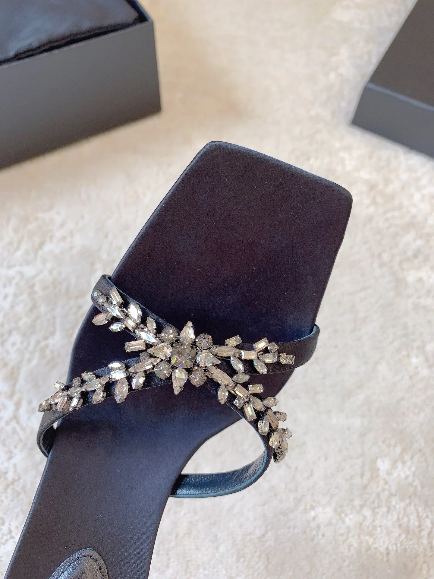 Босоножки Женские Saint Laurent 4348389