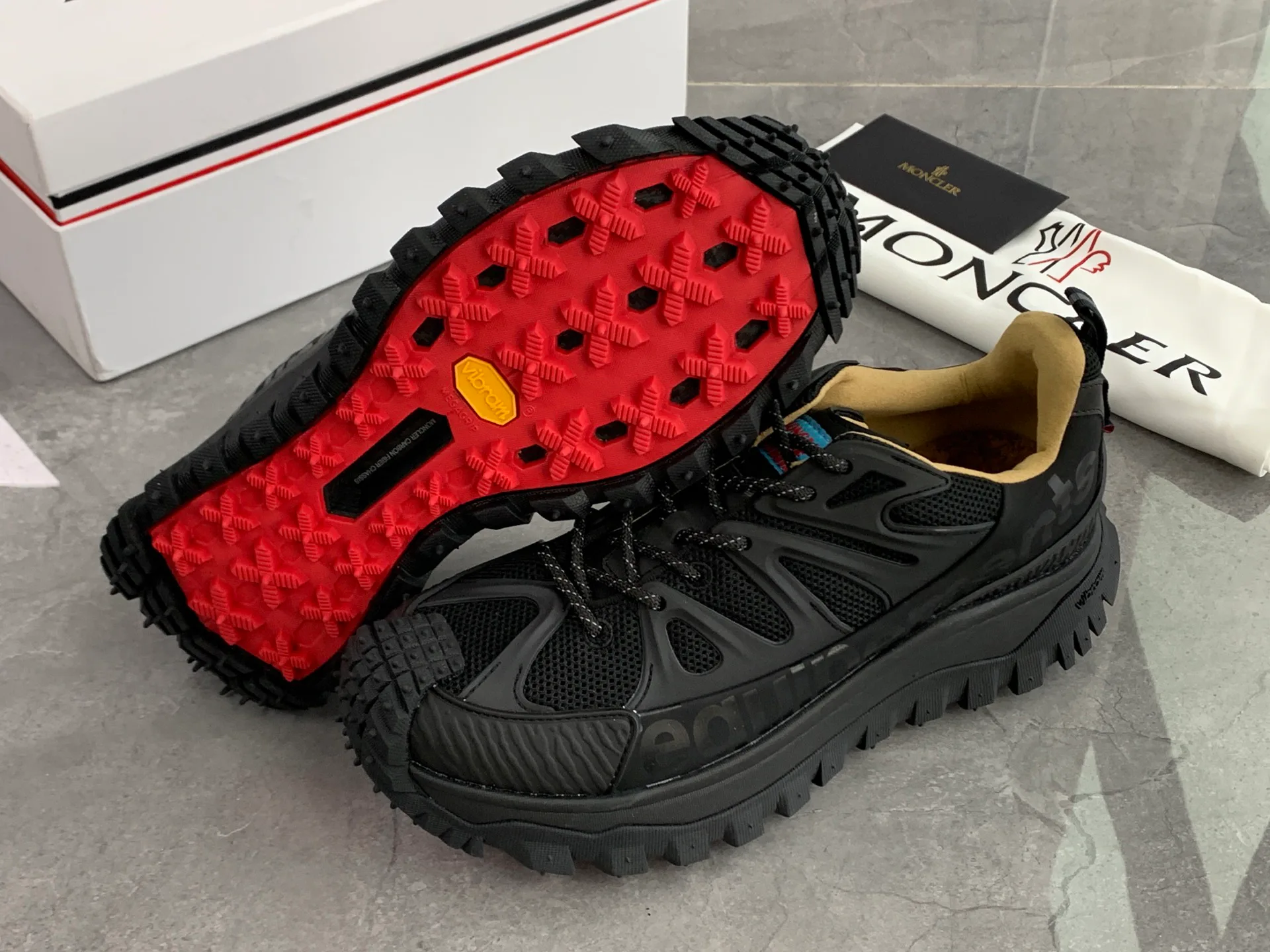 Кроссовки Женские Moncler 17926797