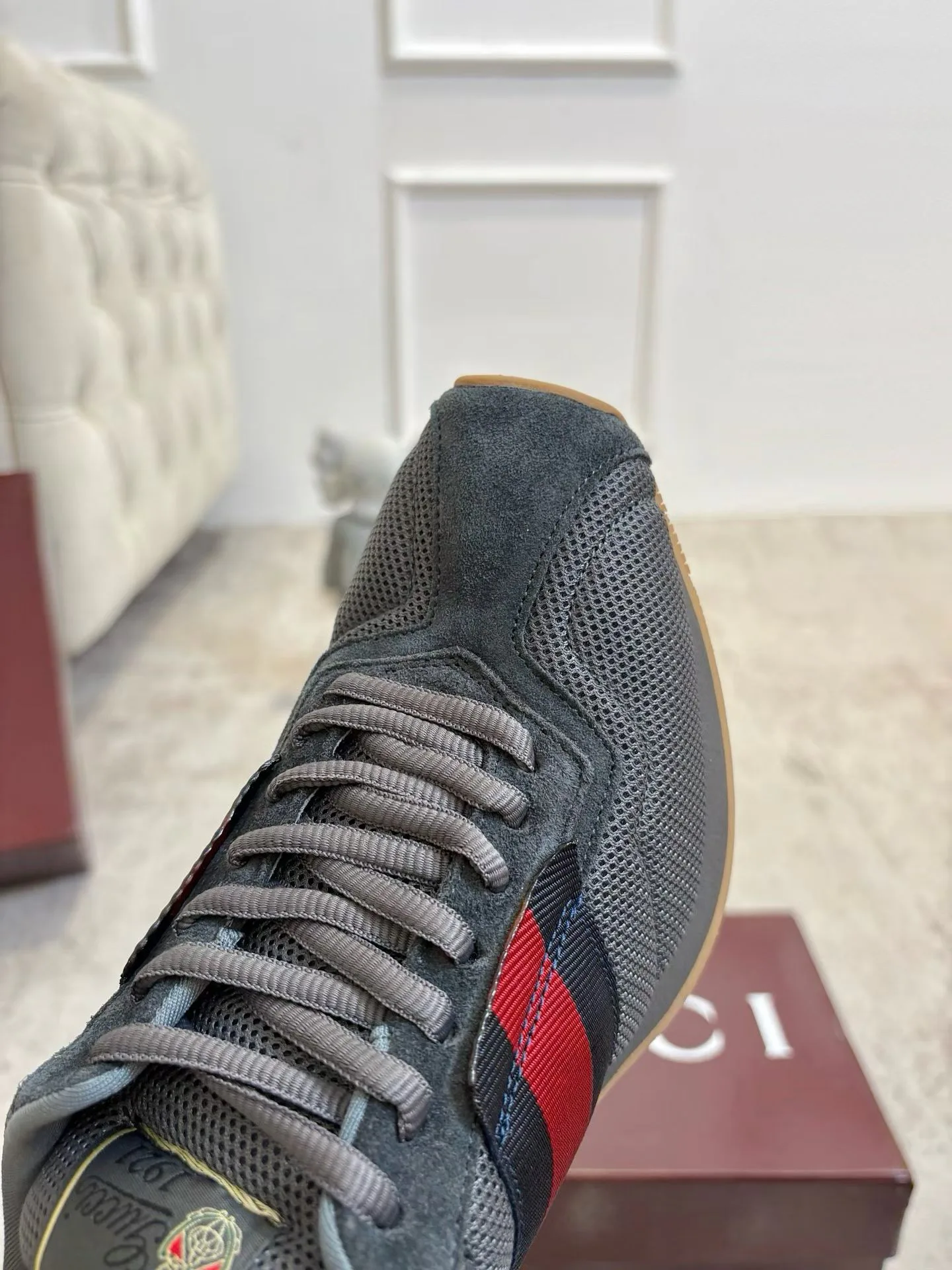 Кроссовки Женские Gucci 18466239