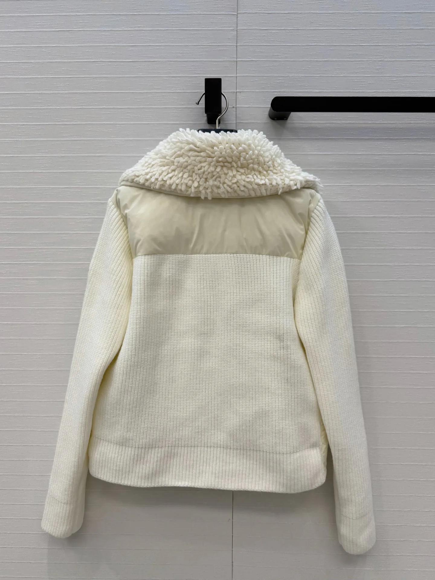 Куртки И Пуховики Женские Moncler 19332001
