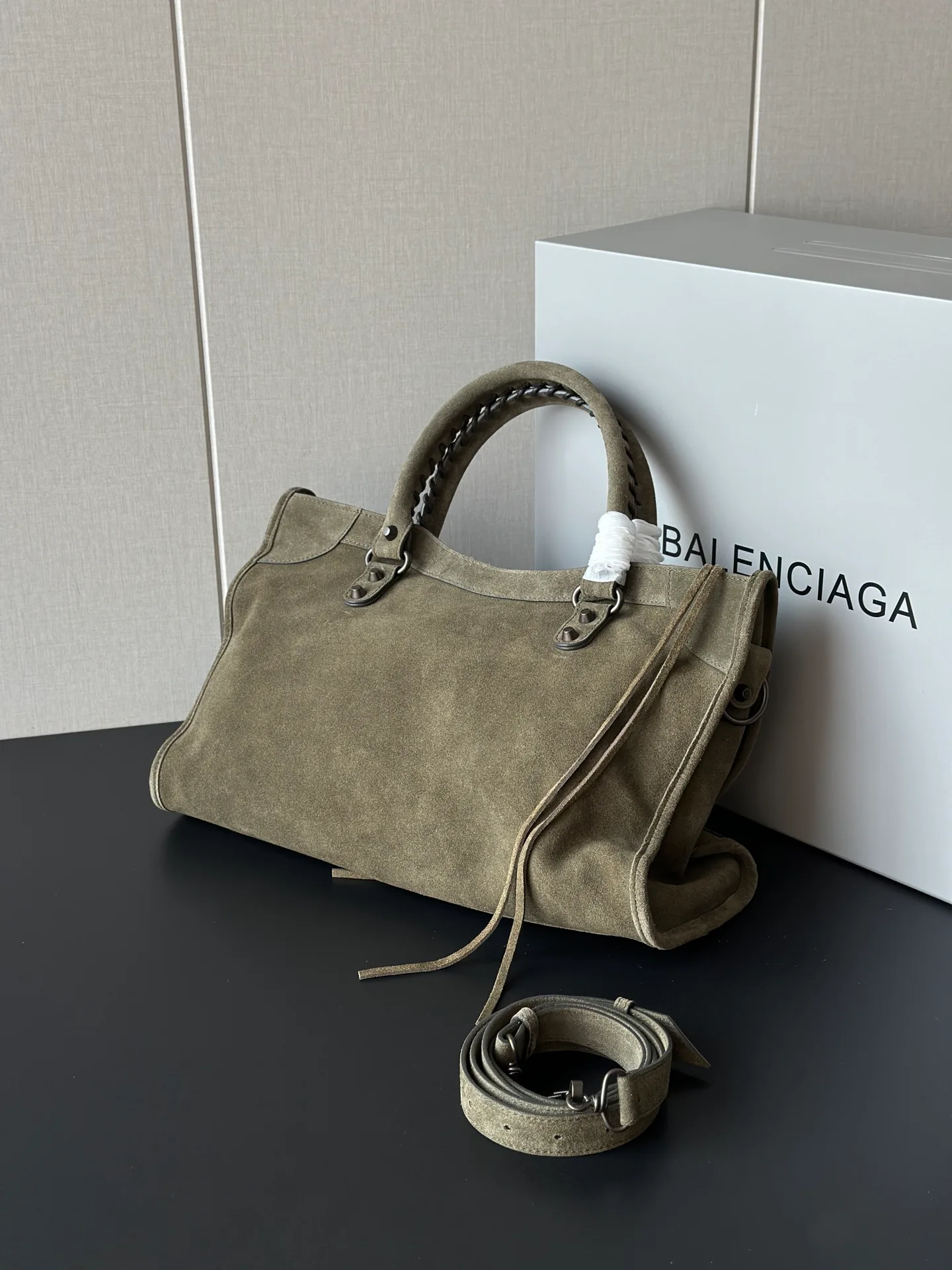 Сумки На Ремне Женские Balenciaga 1305956