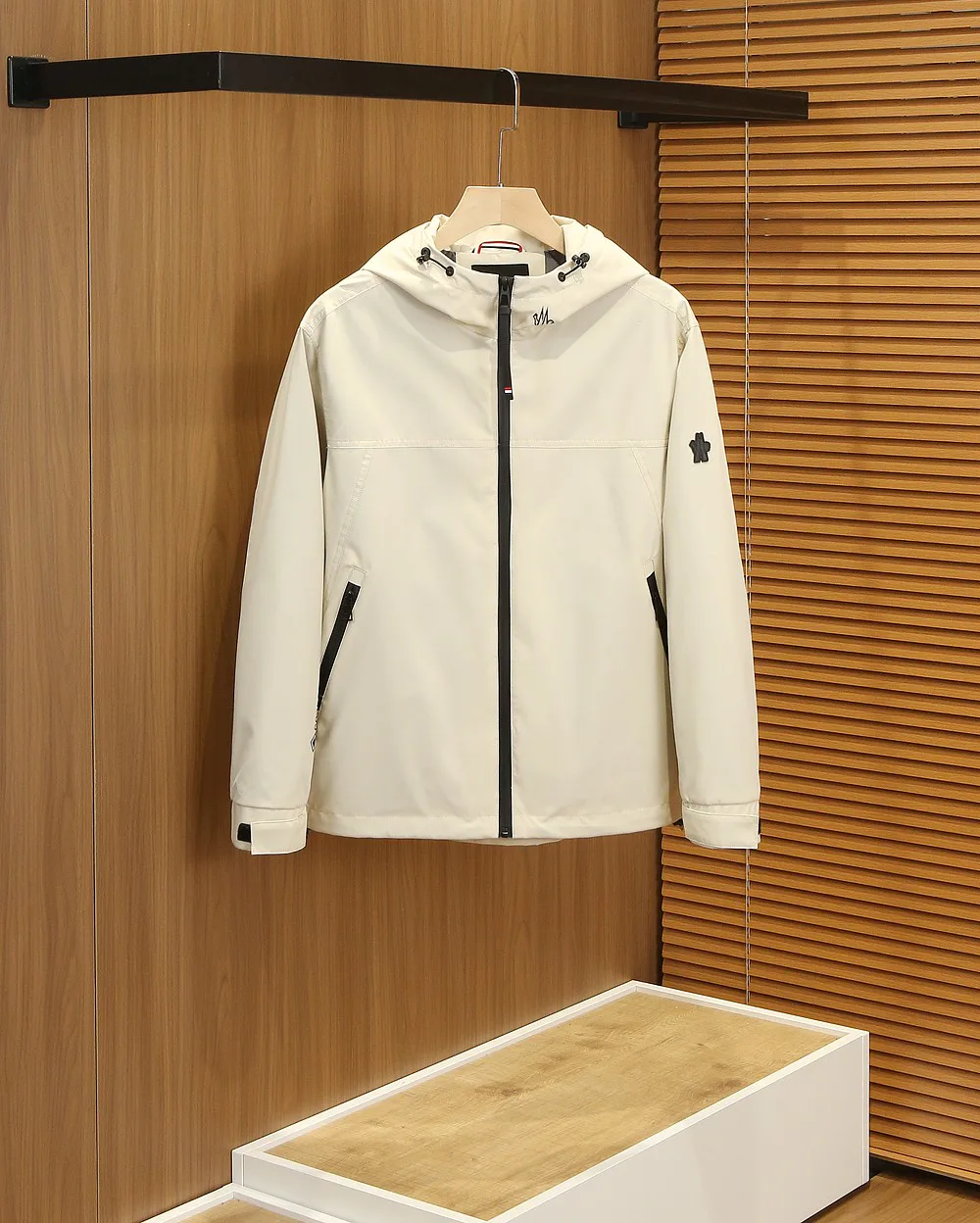 Куртки И Пуховики Мужские Moncler 17410568