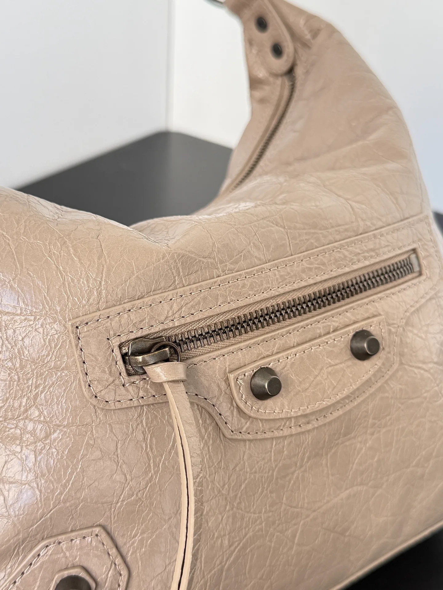 Сумки На Ремне Женские Balenciaga 11386854