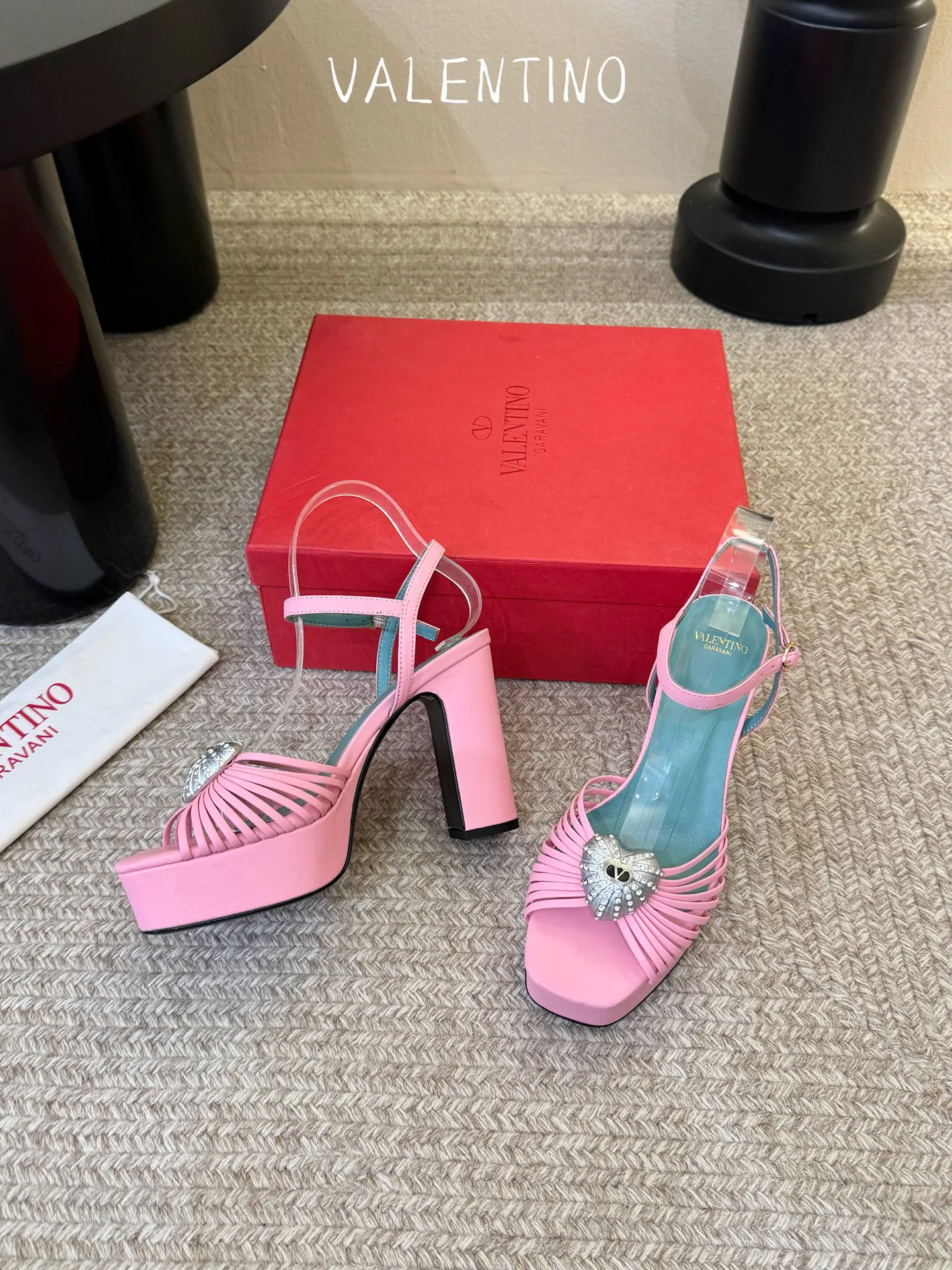 Босоножки Женские Valentino 17396952
