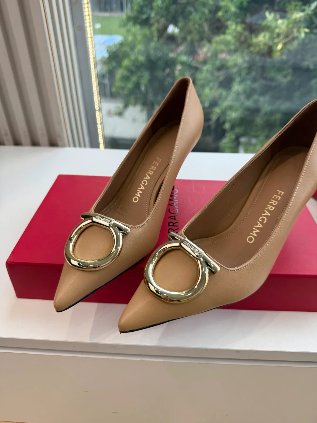 Туфли Женские Salvatore Ferragamo 18154499