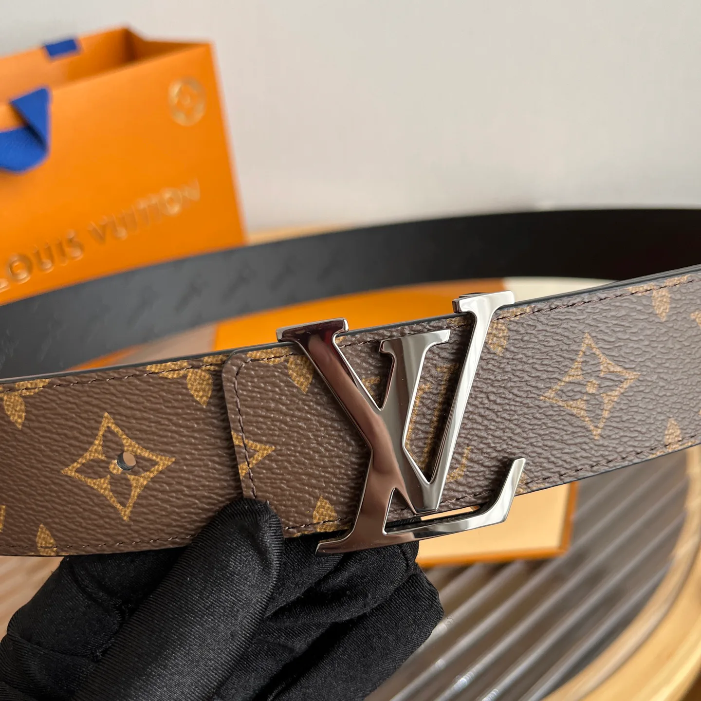 Ремни Louis Vuitton 10399070