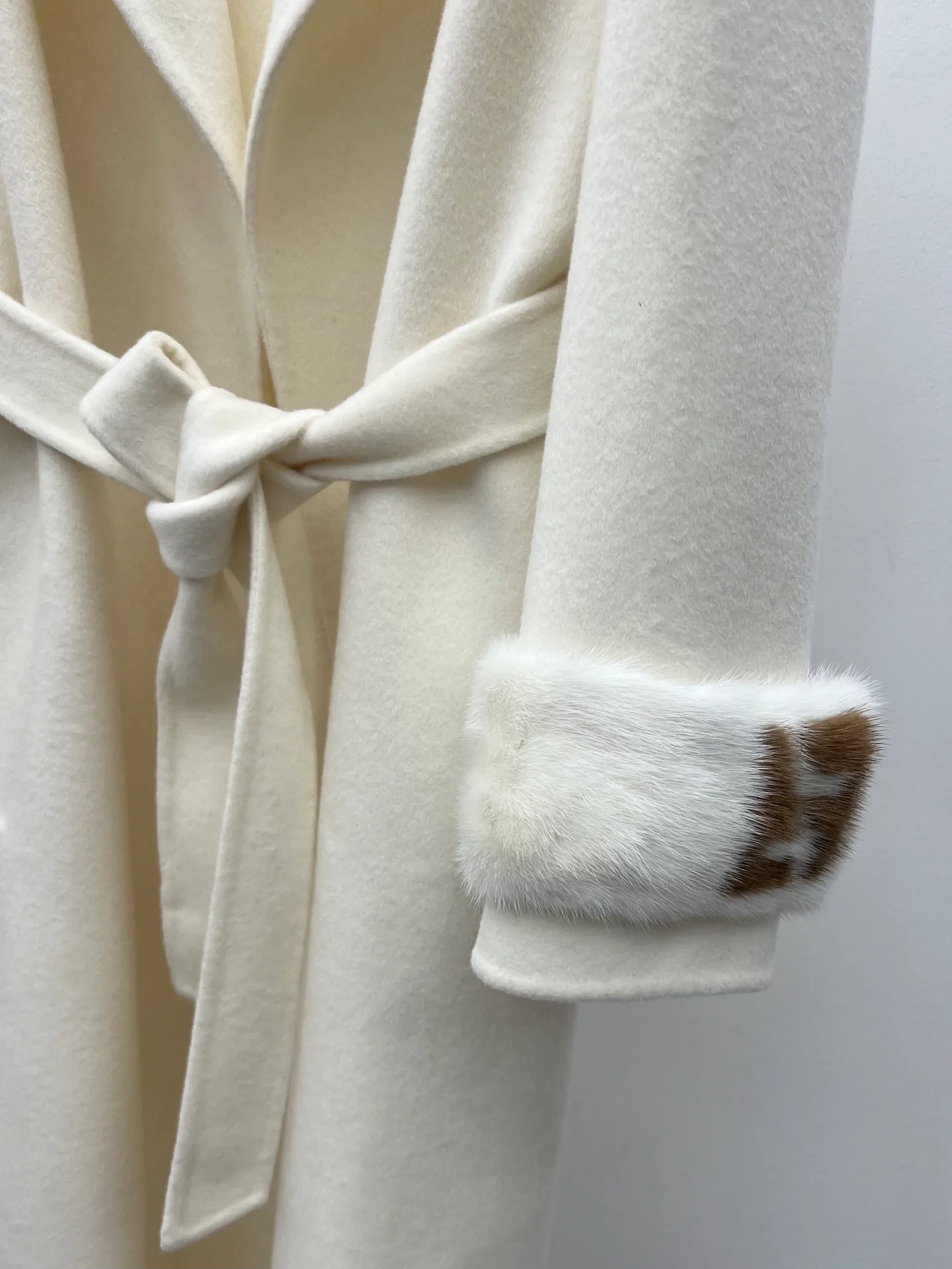 Пальто Женские Fendi 19412136